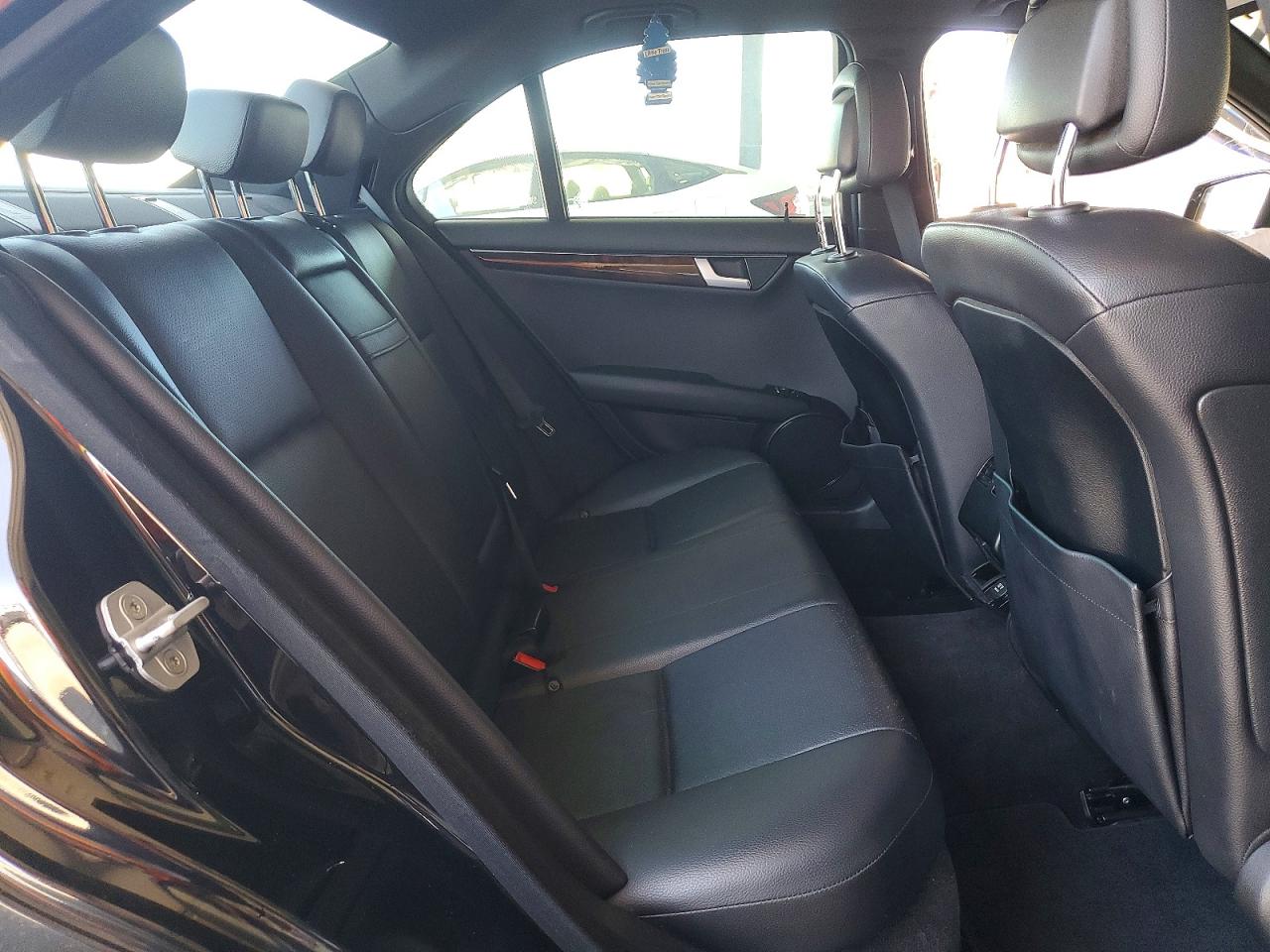 2014 Mercedes-benz C 250 Черный vin: WDDGF4HB4EA943199