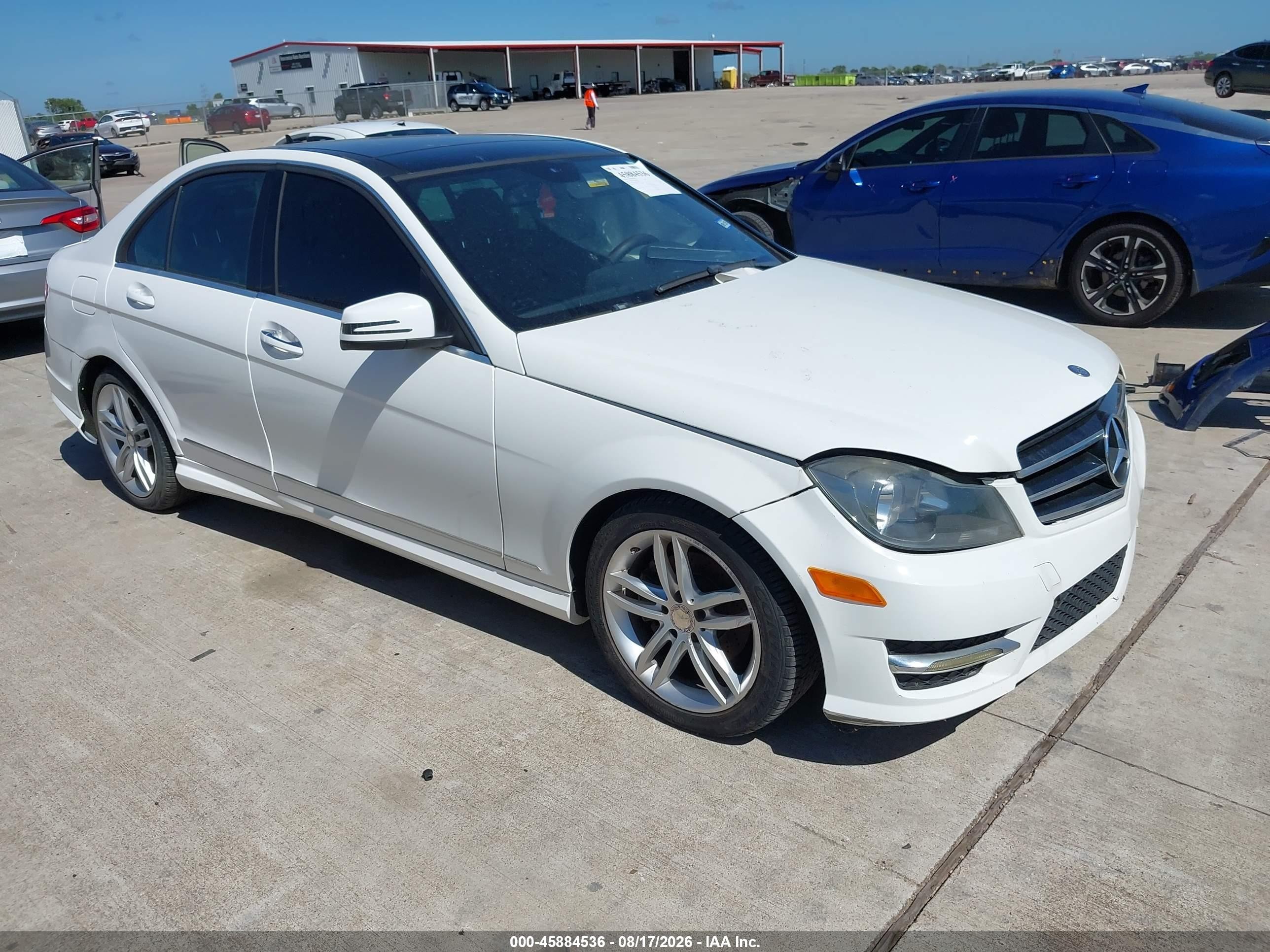 2014 Mercedes-benz C 250 Sport White vin: WDDGF4HB4EA967891