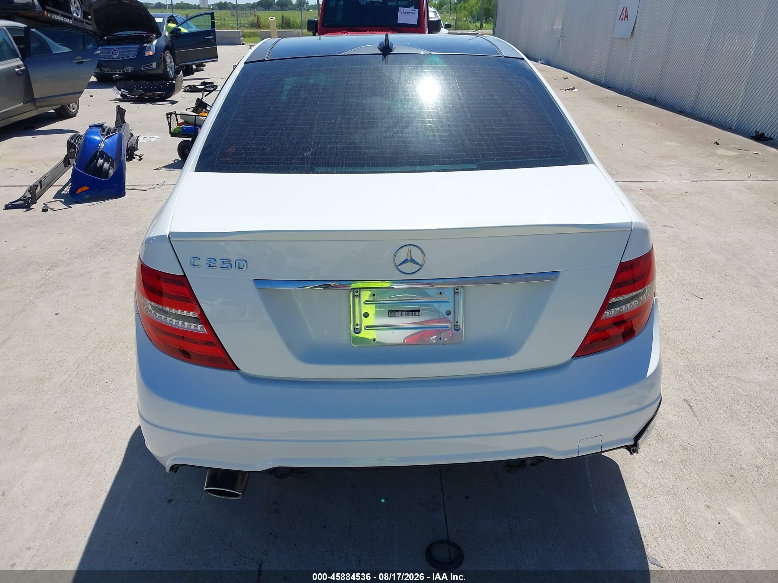 2014 Mercedes-benz C 250 Sport Белый vin: WDDGF4HB4EA967891