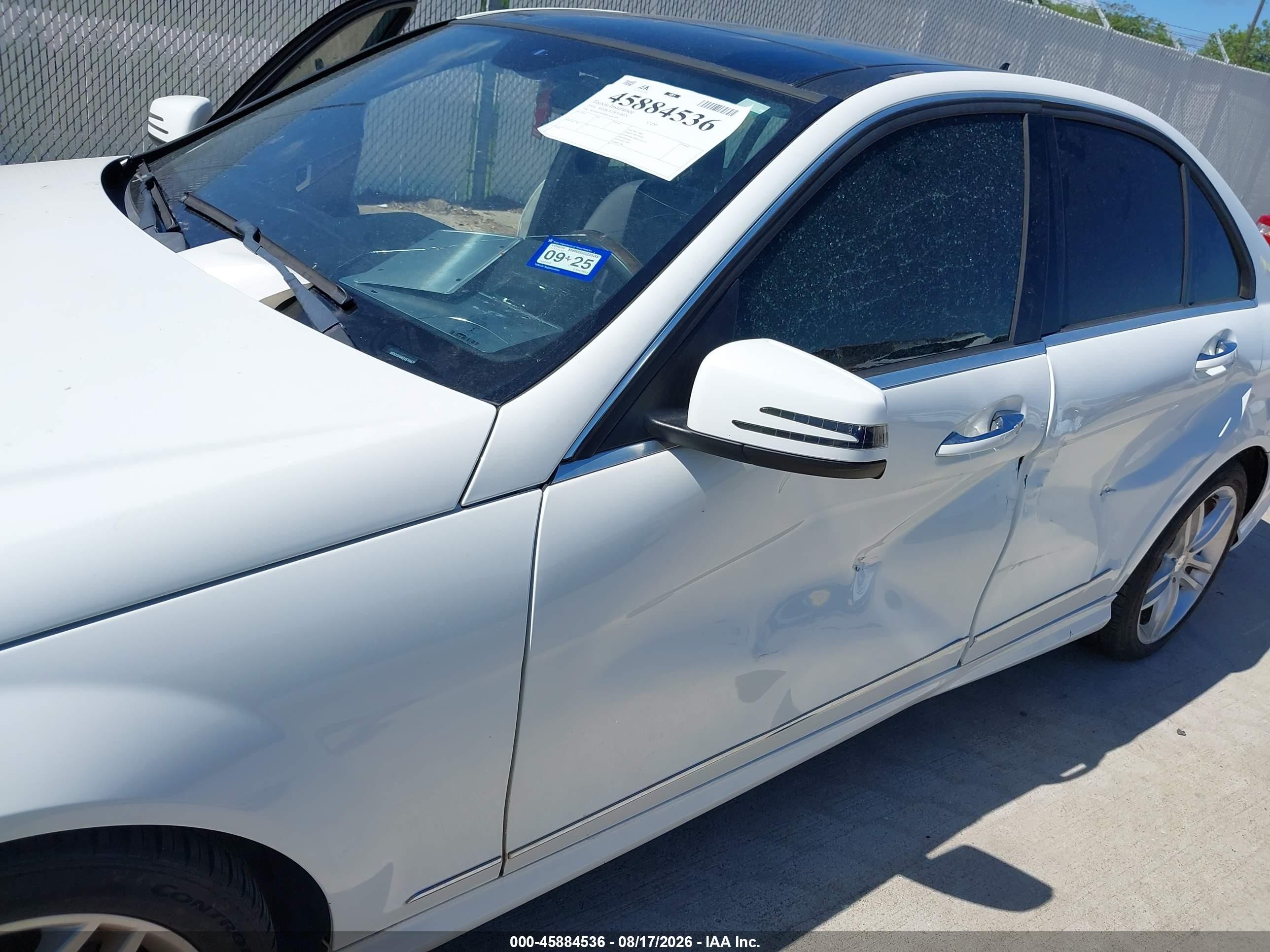 2014 Mercedes-benz C 250 Sport Белый vin: WDDGF4HB4EA967891