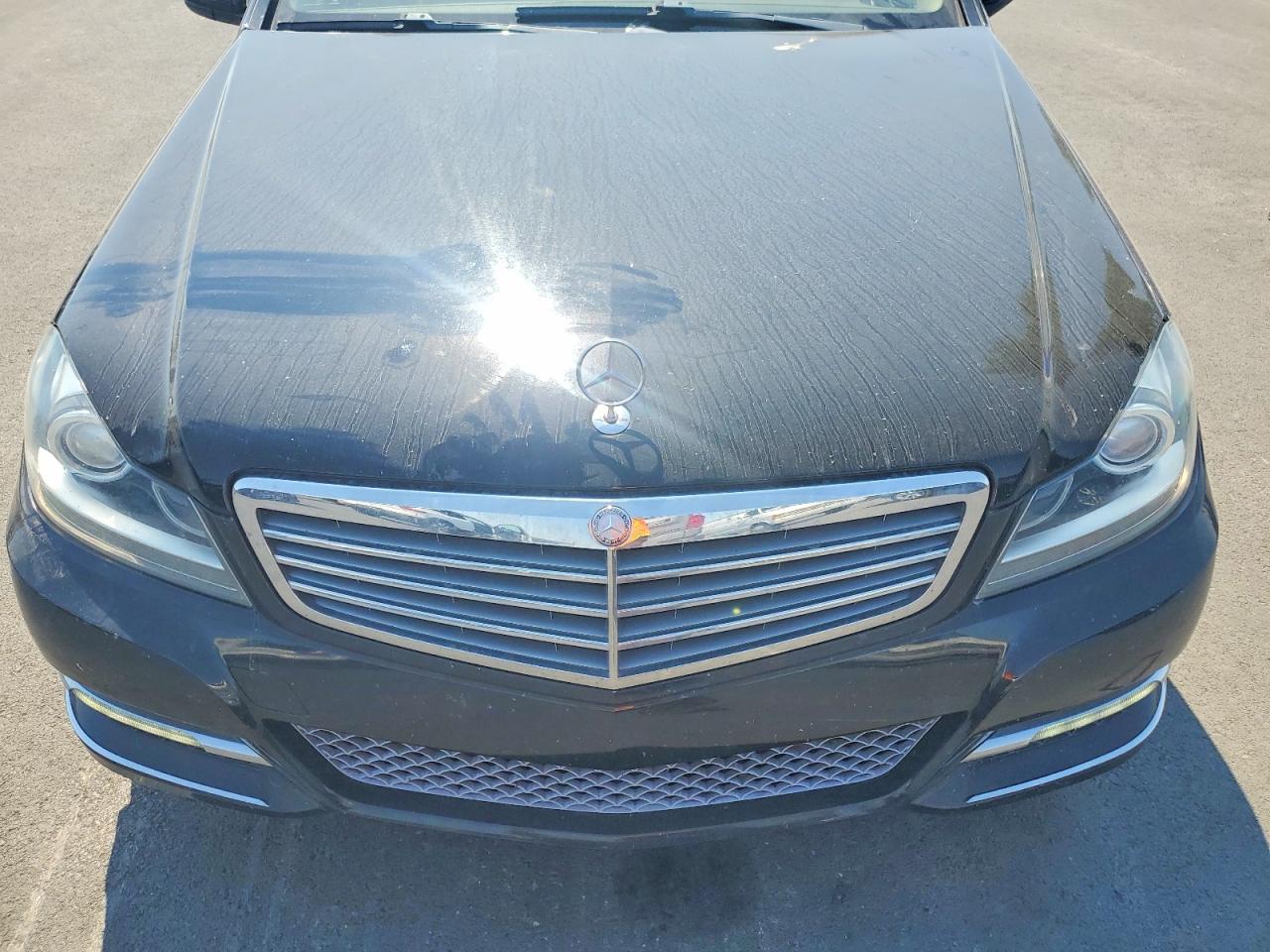 2014 Mercedes-benz C 250 Black vin: WDDGF4HB4EG158968