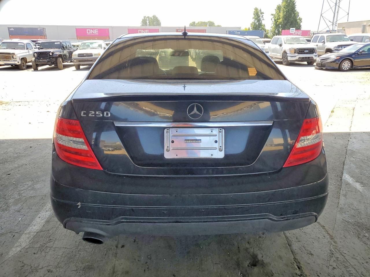 2014 Mercedes-benz C 250 Черный vin: WDDGF4HB4EG245060