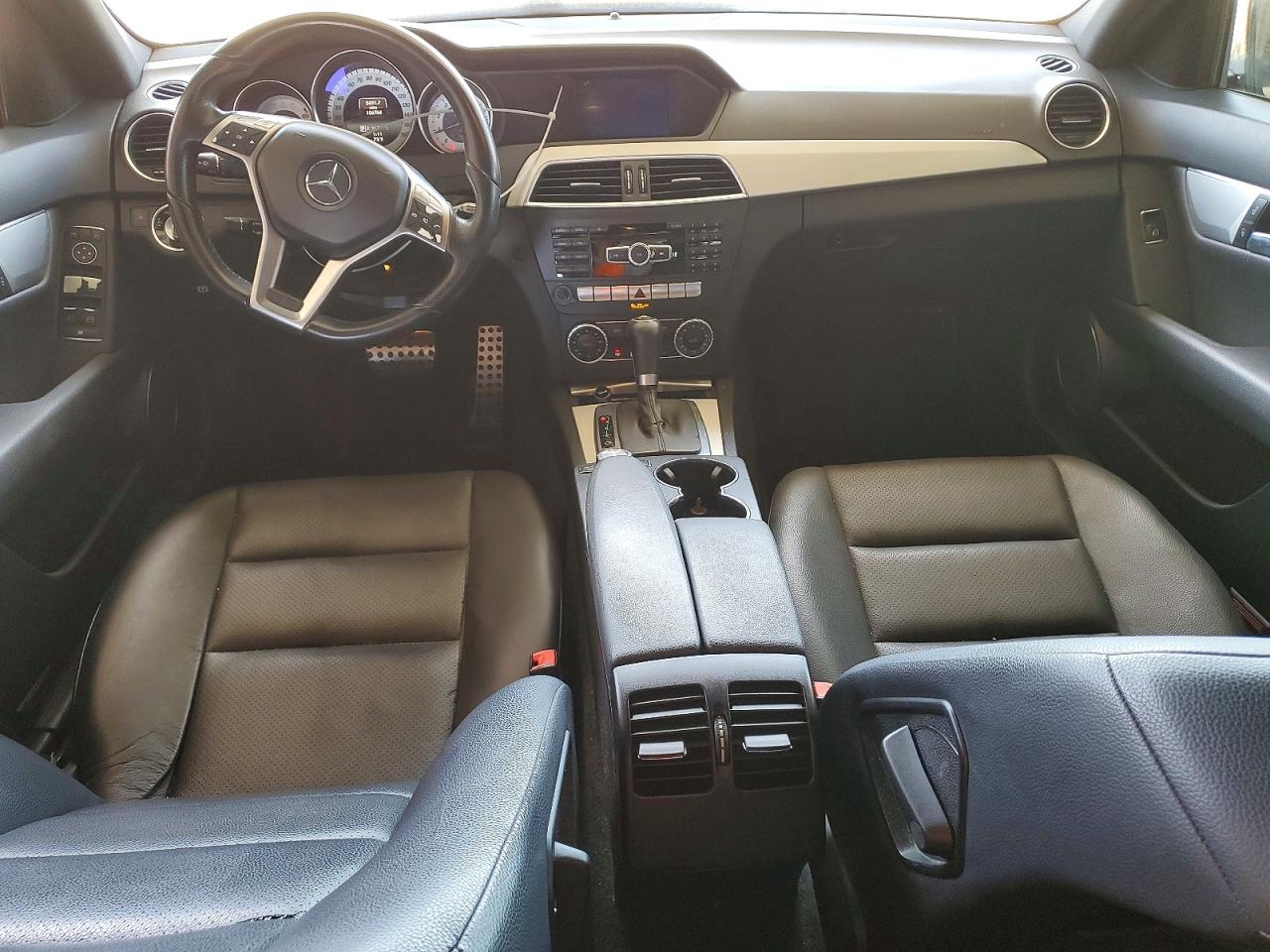 2014 Mercedes-benz C 250 Черный vin: WDDGF4HB4EG245060