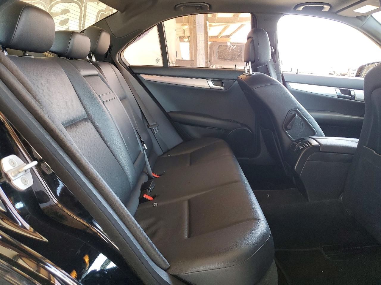 2014 Mercedes-benz C 250 Черный vin: WDDGF4HB4EG245060
