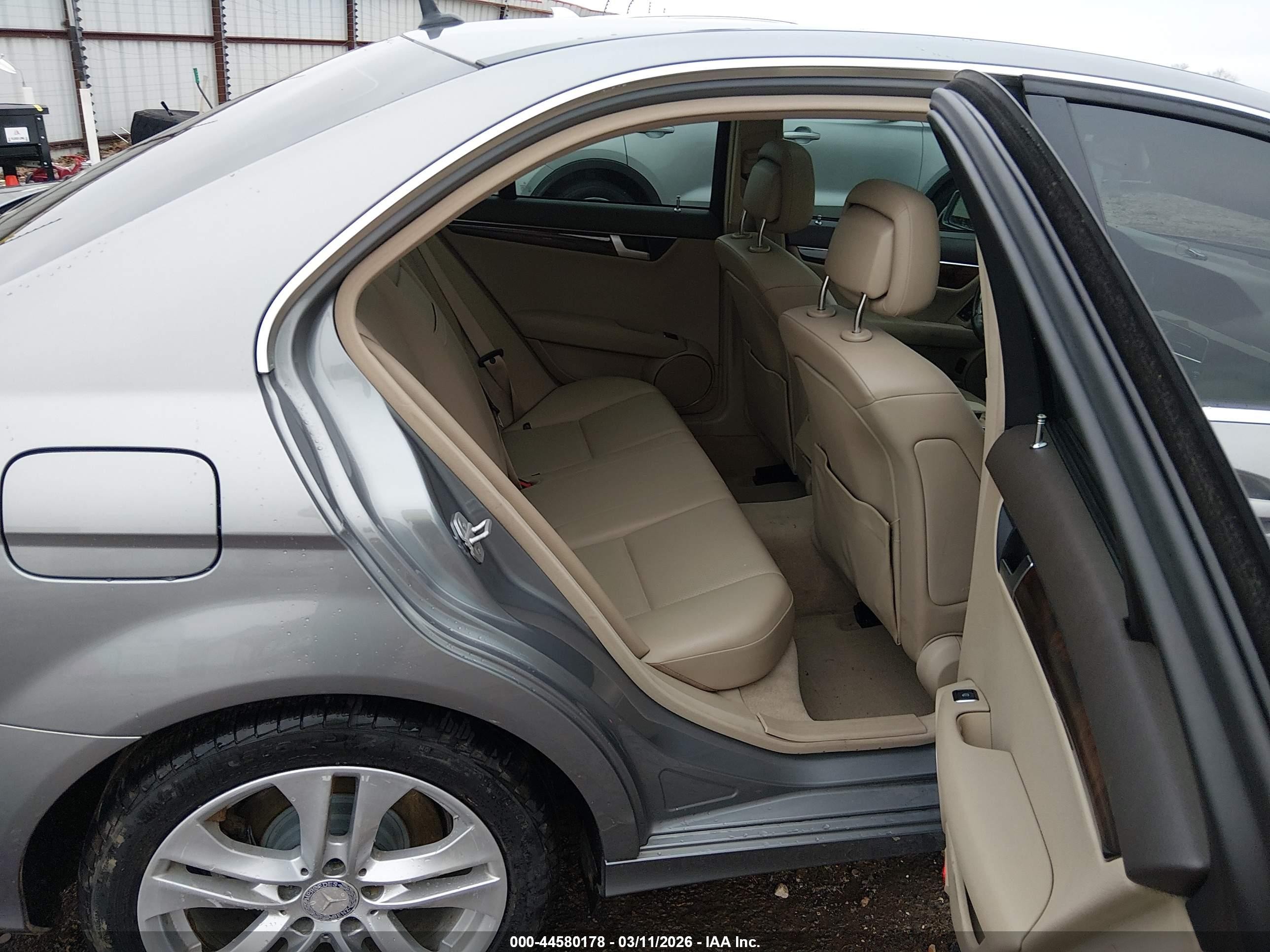2014 Mercedes-benz C 250 Luxury Gray vin: WDDGF4HB4EG256009