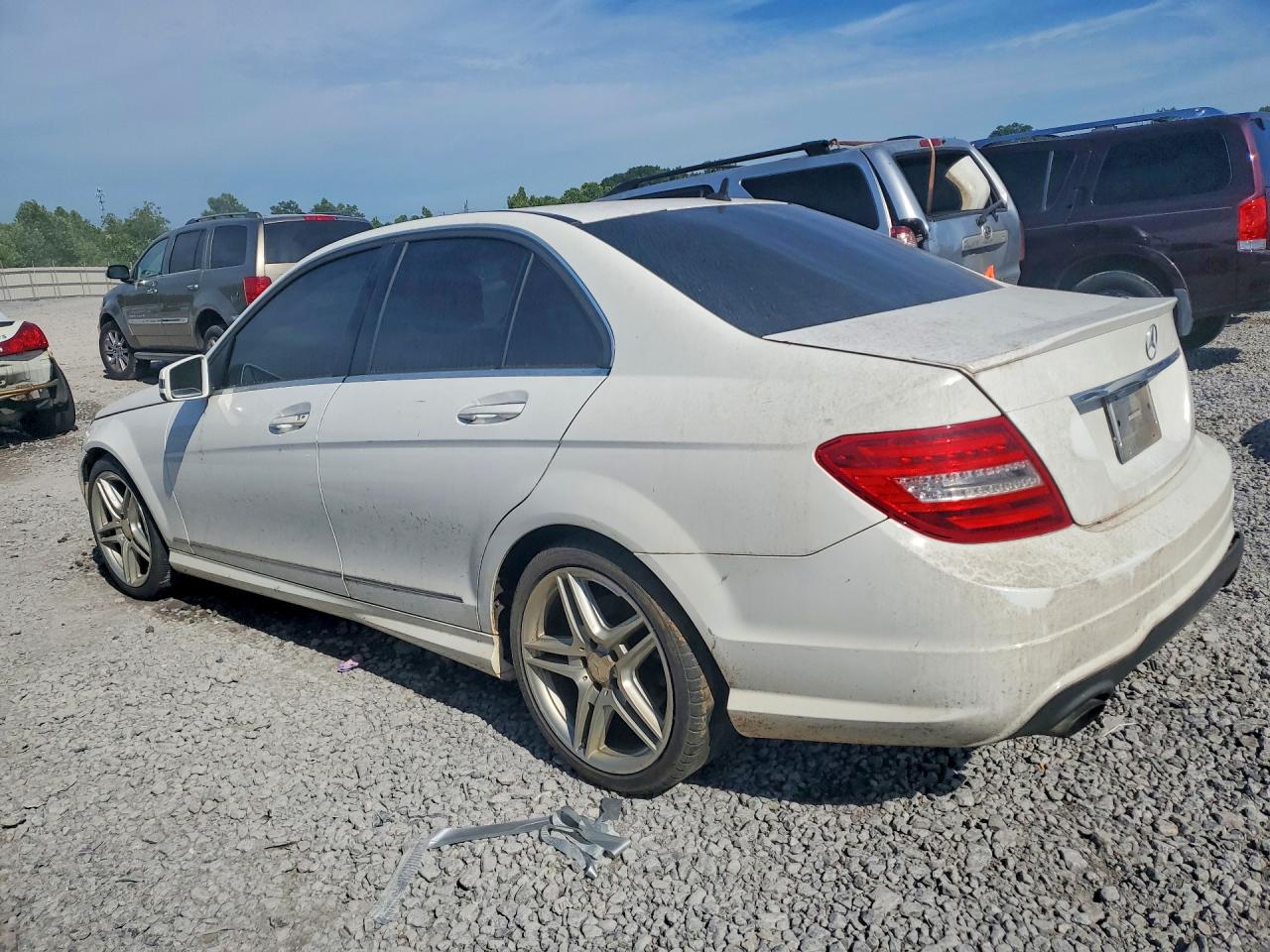 2014 Mercedes-benz C 250 White vin: WDDGF4HB4ER305701