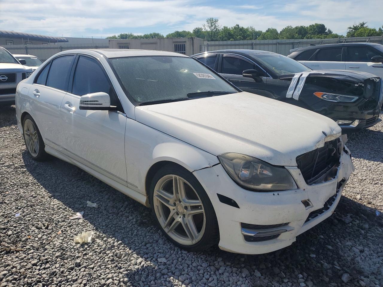 2014 Mercedes-benz C 250 White vin: WDDGF4HB4ER305701