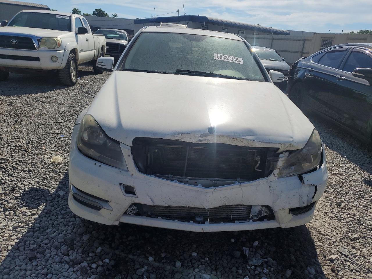2014 Mercedes-benz C 250 White vin: WDDGF4HB4ER305701