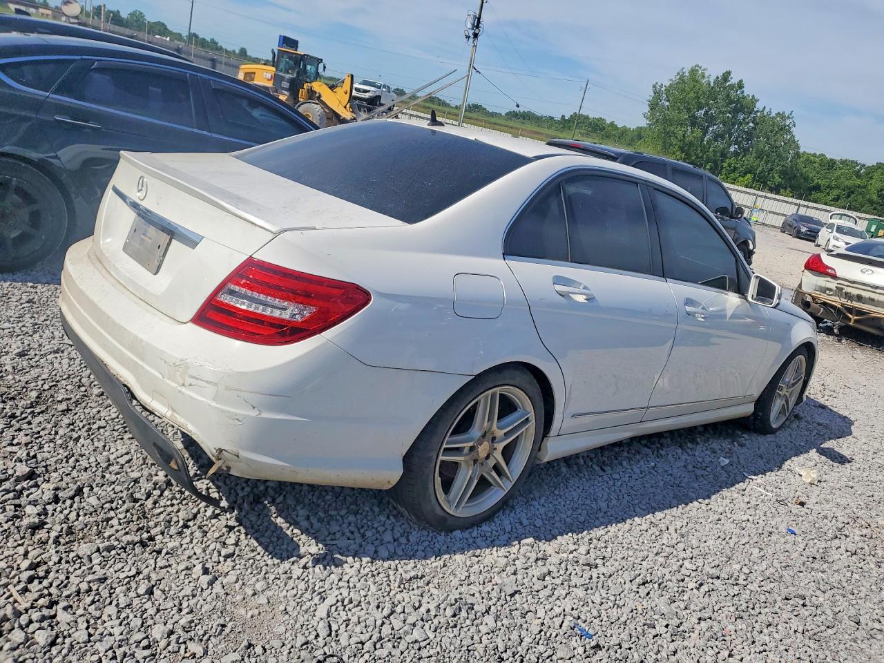 2014 Mercedes-benz C 250 White vin: WDDGF4HB4ER305701