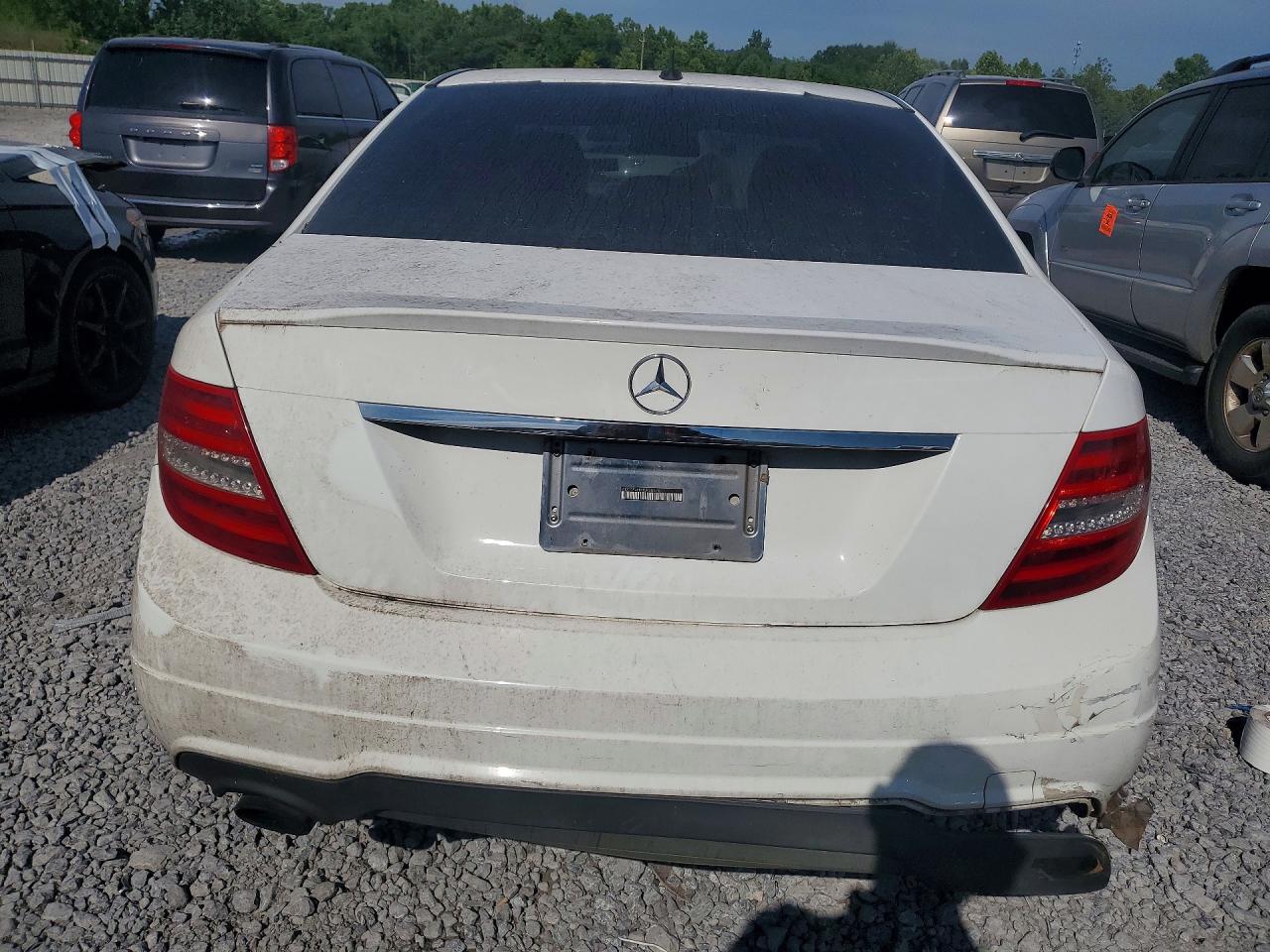 2014 Mercedes-benz C 250 White vin: WDDGF4HB4ER305701