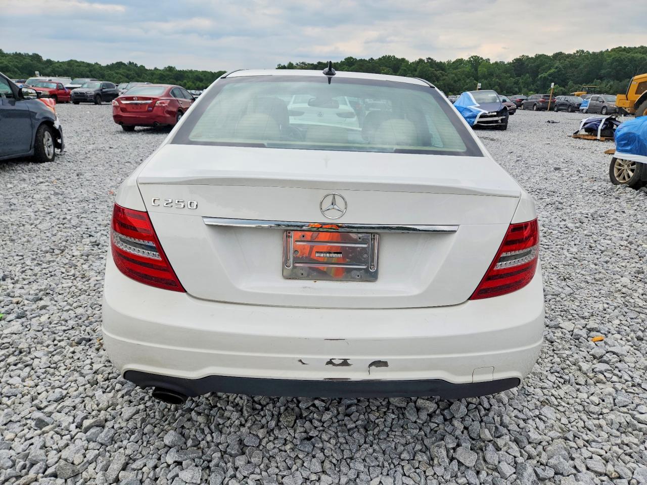 2014 Mercedes-benz C 250 White vin: WDDGF4HB4ER311188