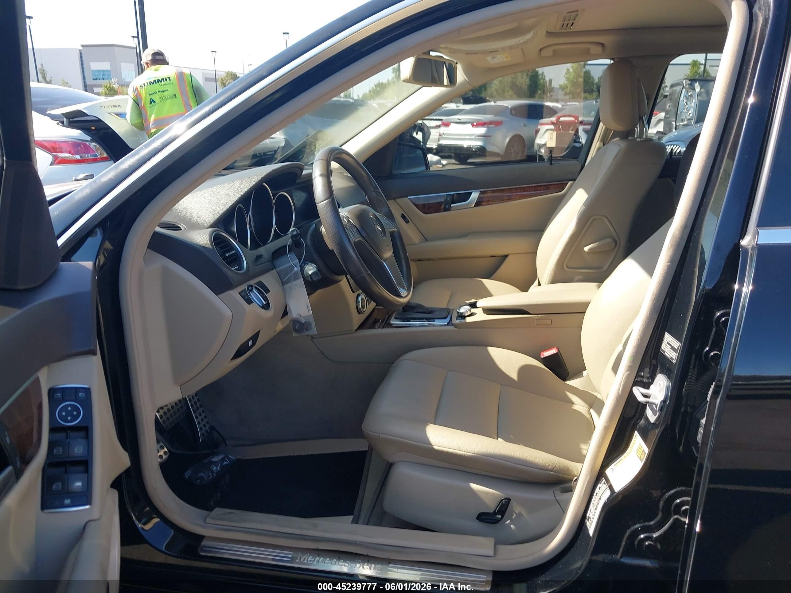 2012 Mercedes-benz C 250 Sport Черный vin: WDDGF4HB5CA610734