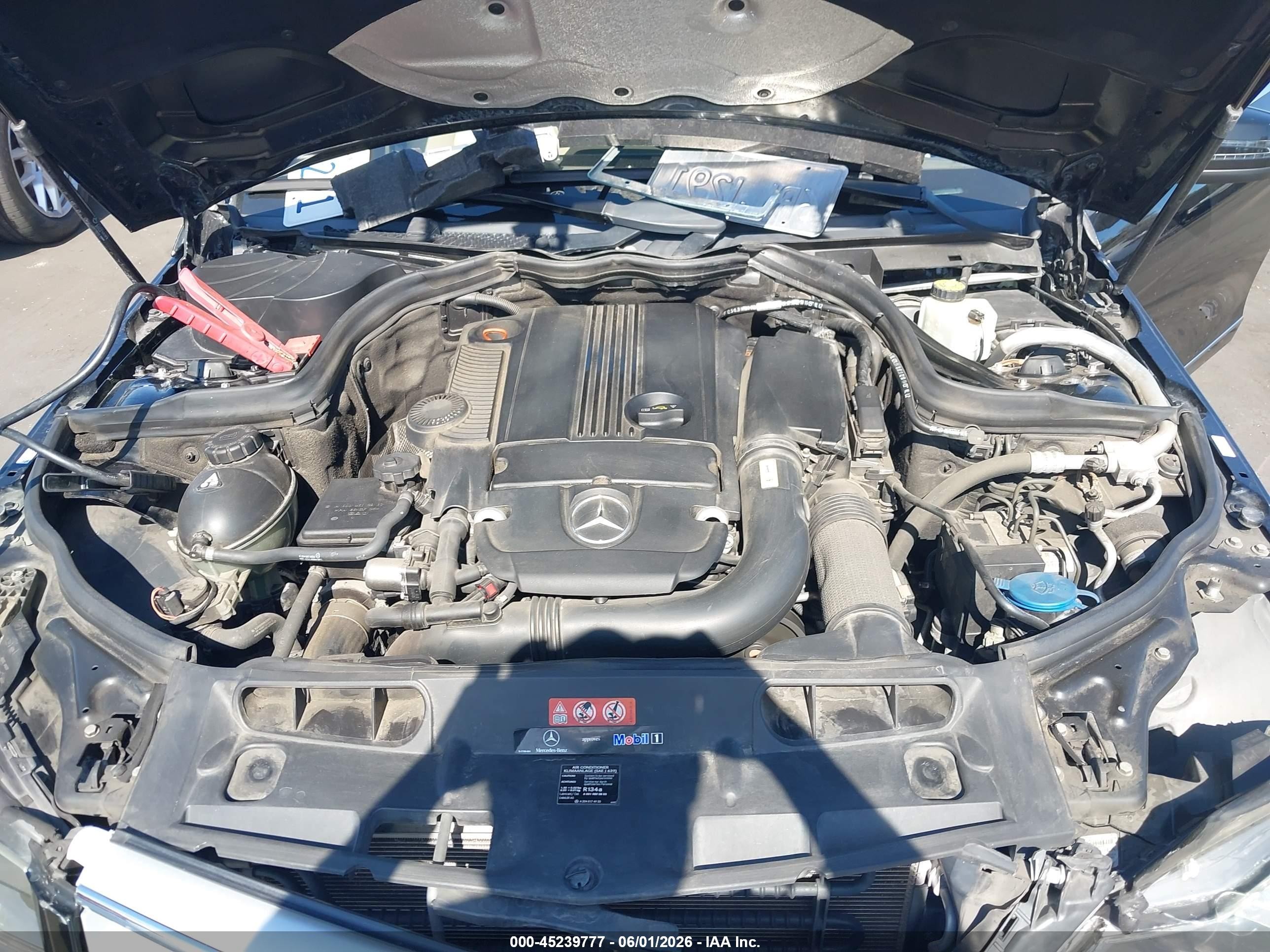 2012 Mercedes-benz C 250 Sport Черный vin: WDDGF4HB5CA610734