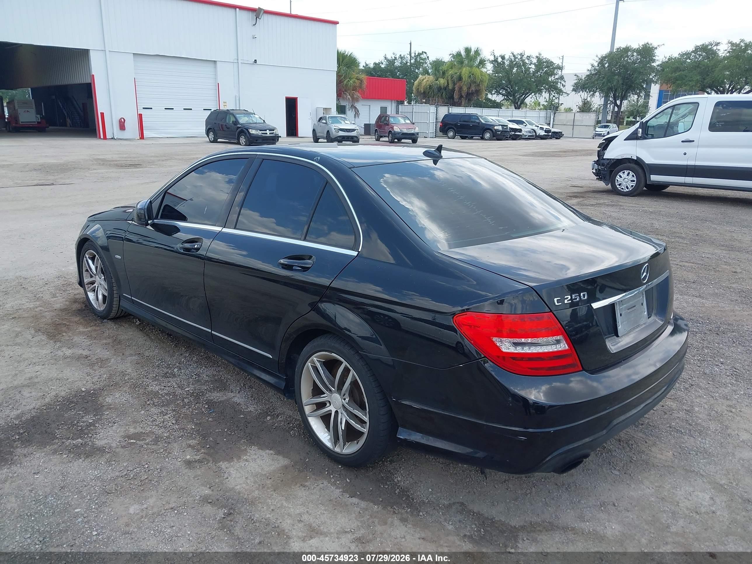 2012 Mercedes-benz C 250 Sport Черный vin: WDDGF4HB5CR213316
