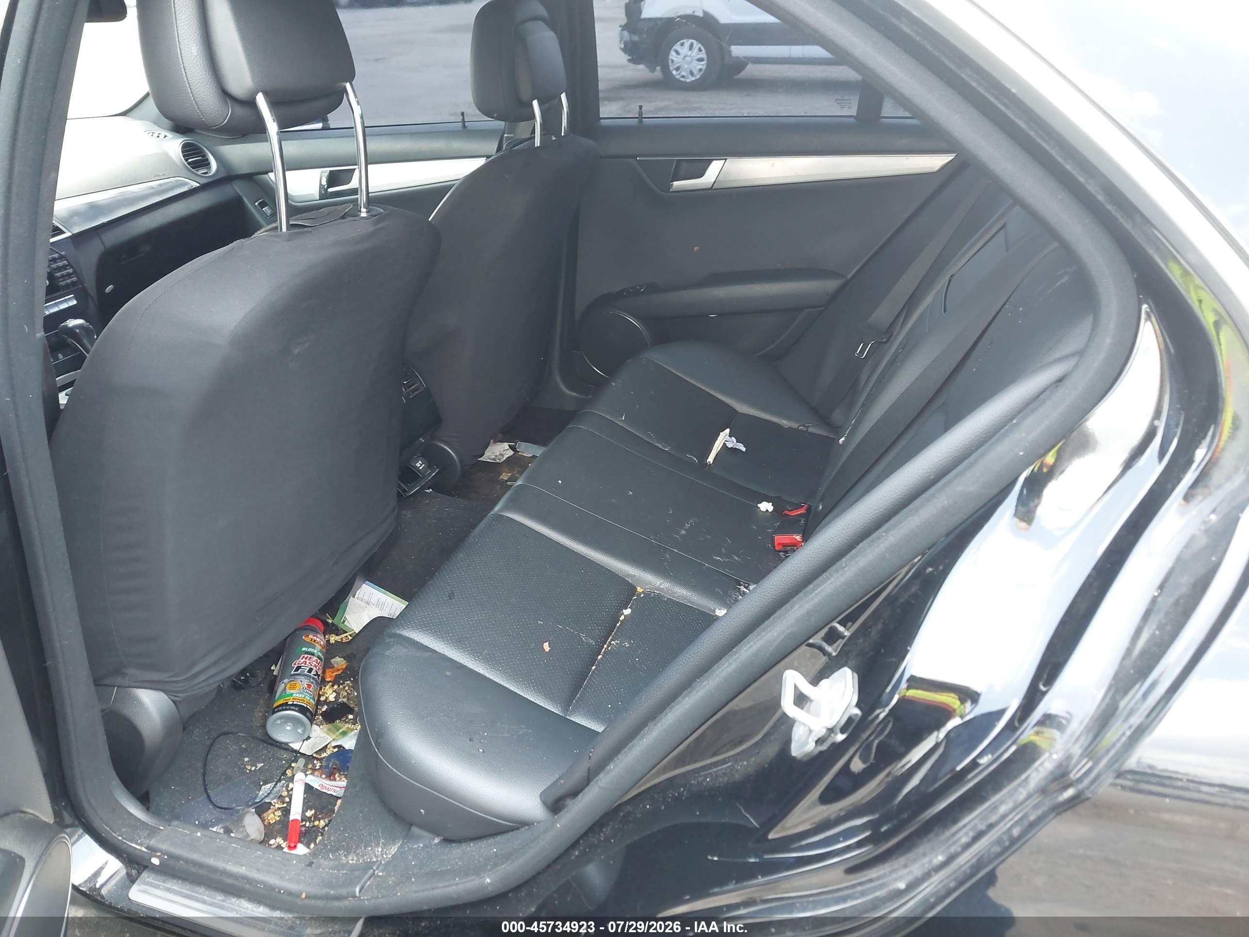 2012 Mercedes-benz C 250 Sport Черный vin: WDDGF4HB5CR213316