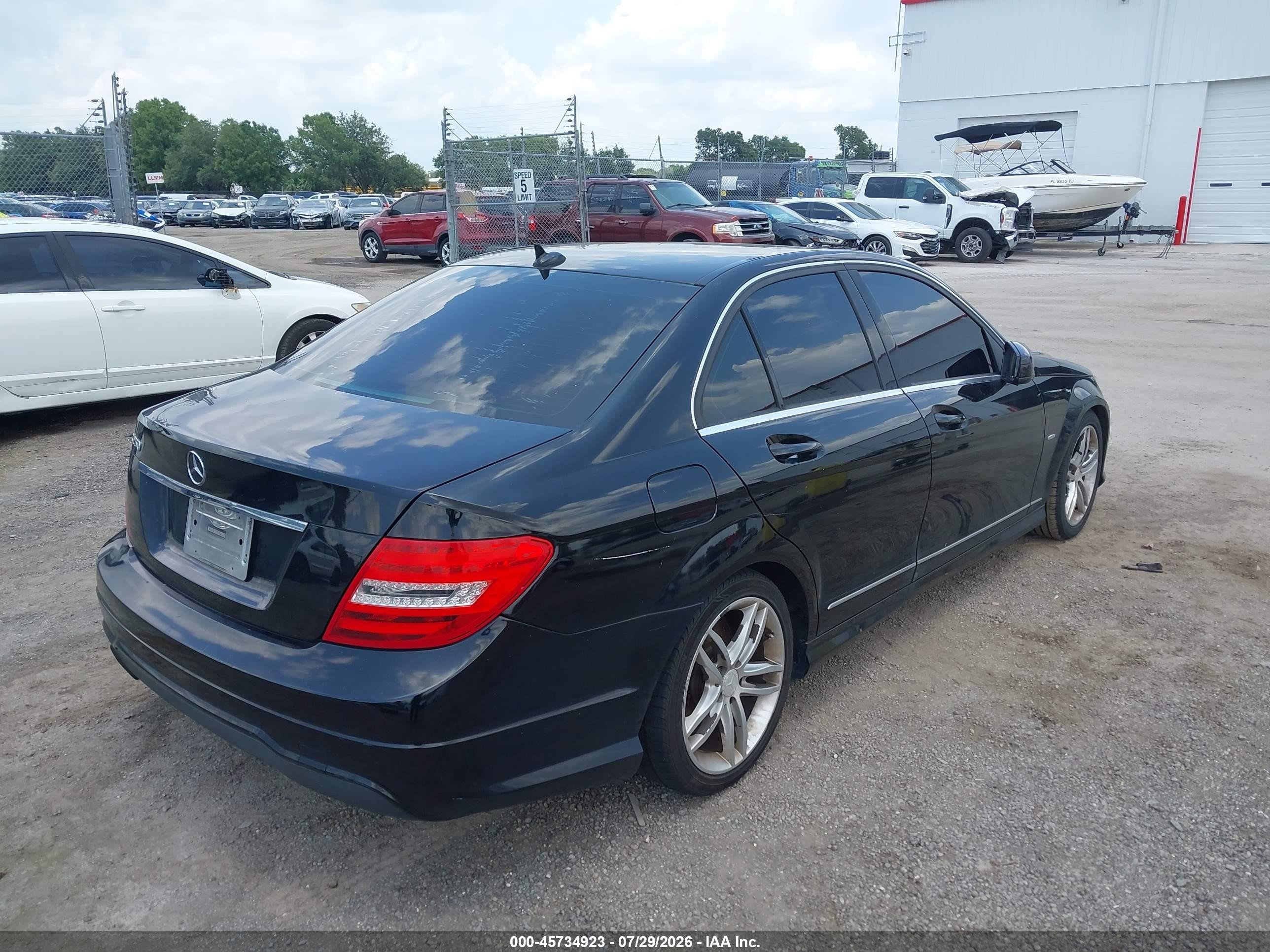 2012 Mercedes-benz C 250 Sport Черный vin: WDDGF4HB5CR213316