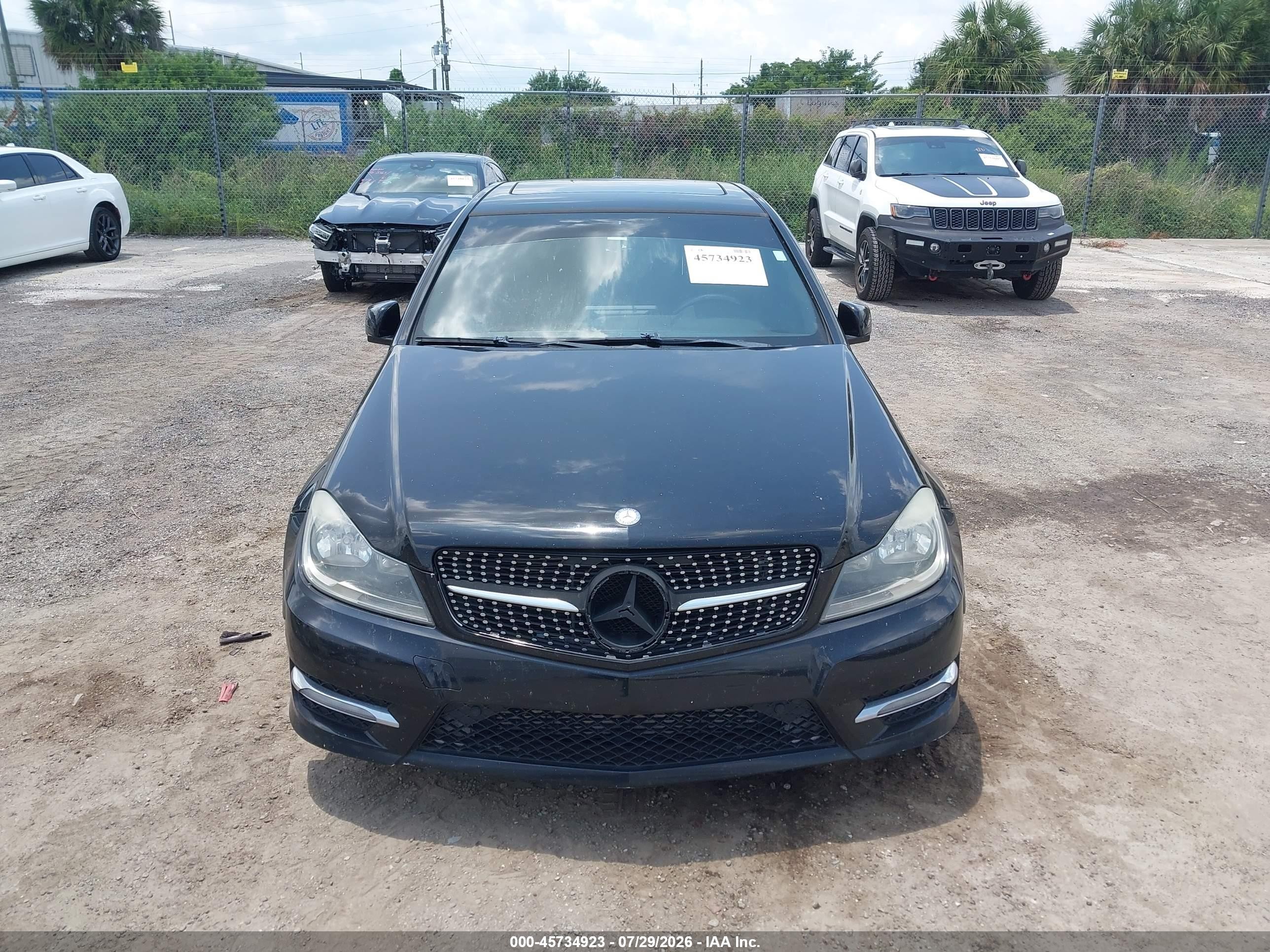 2012 Mercedes-benz C 250 Sport Черный vin: WDDGF4HB5CR213316