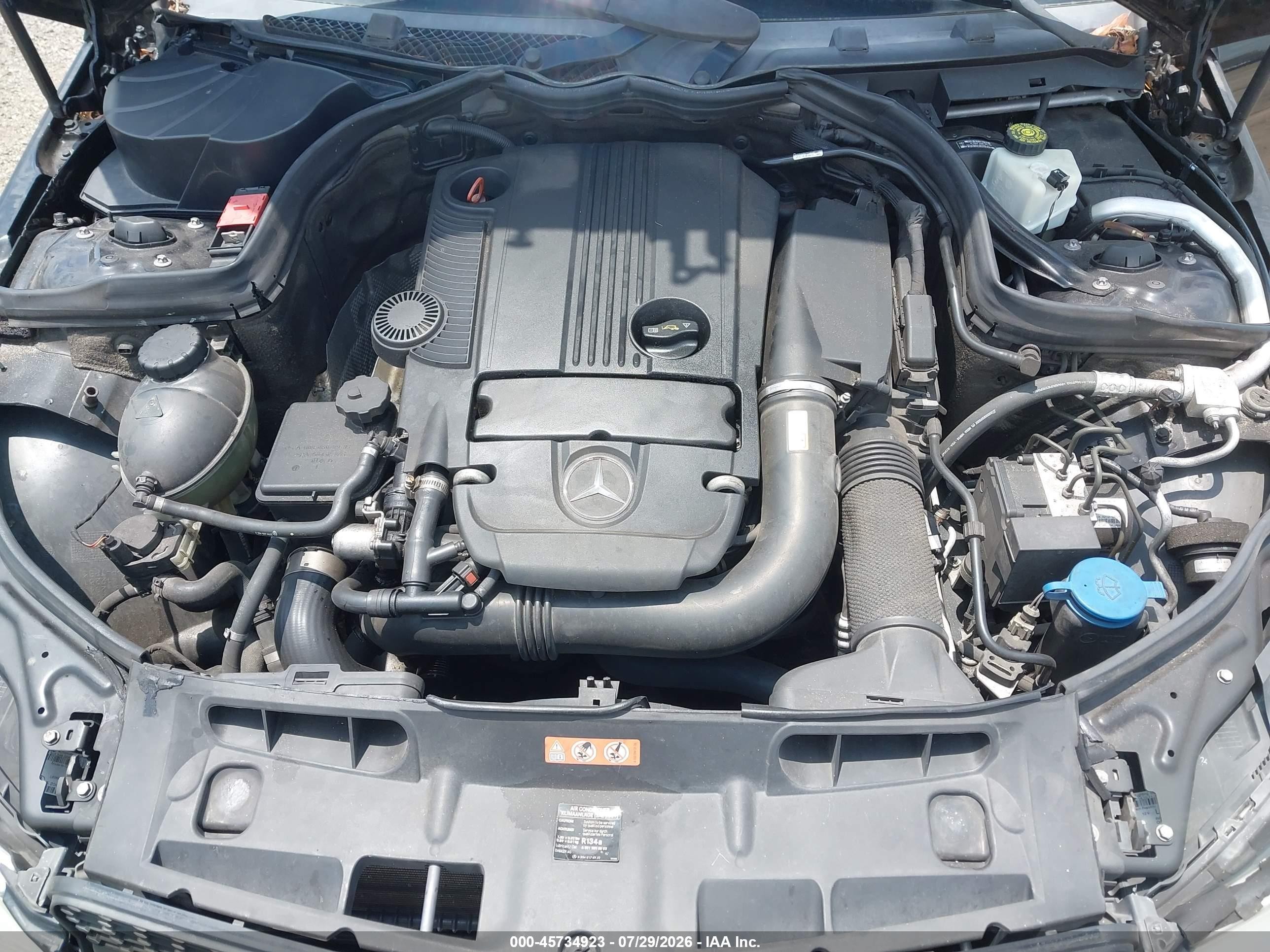 2012 Mercedes-benz C 250 Sport Черный vin: WDDGF4HB5CR213316