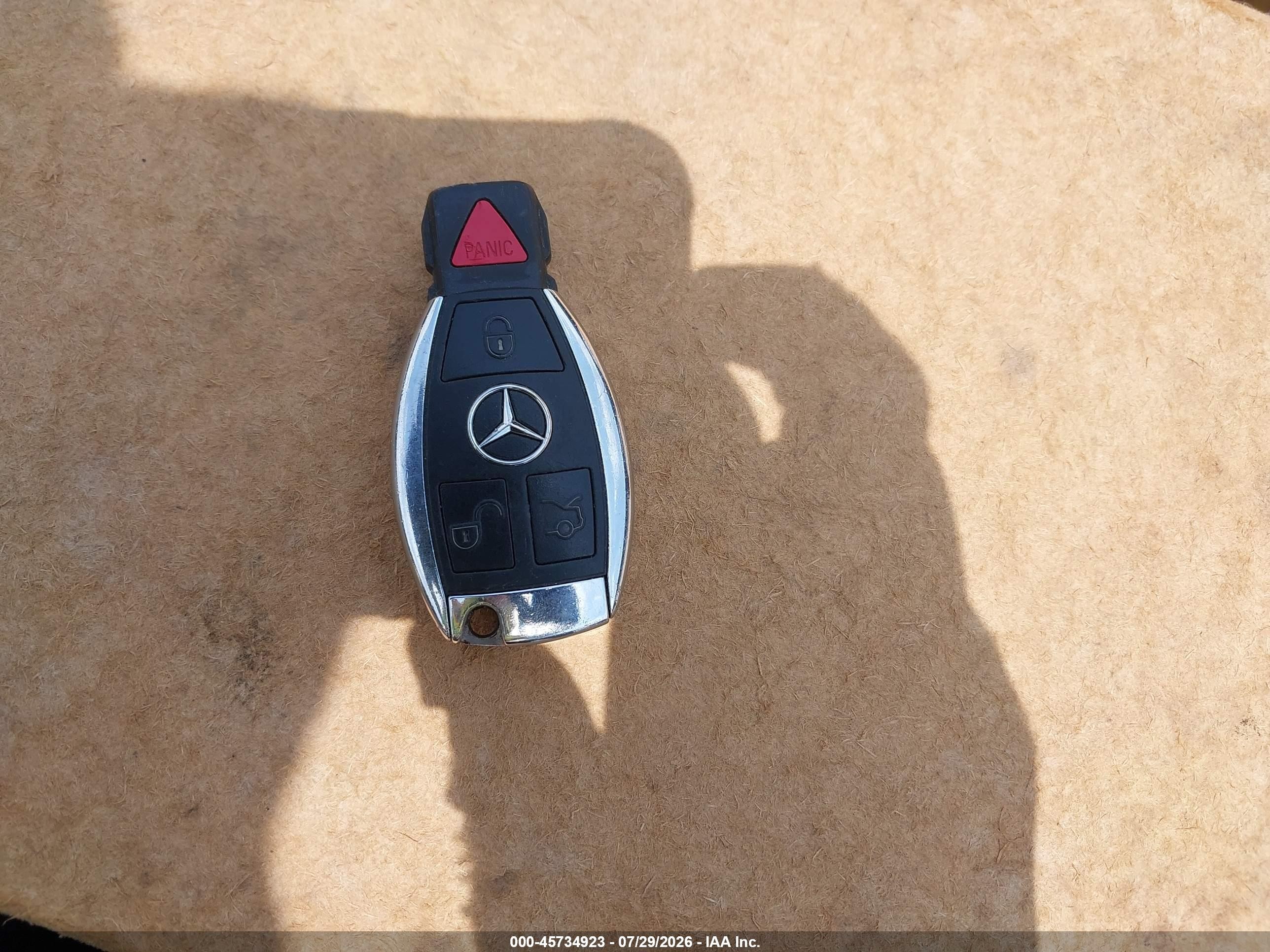 2012 Mercedes-benz C 250 Sport Черный vin: WDDGF4HB5CR213316