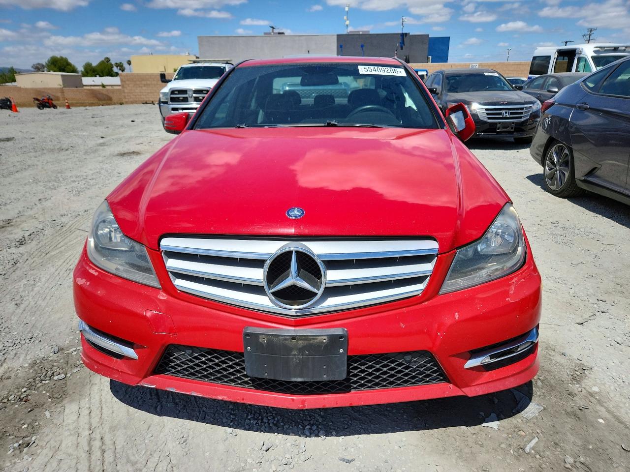 2012 Mercedes-benz C 250 Red vin: WDDGF4HB5CR236174