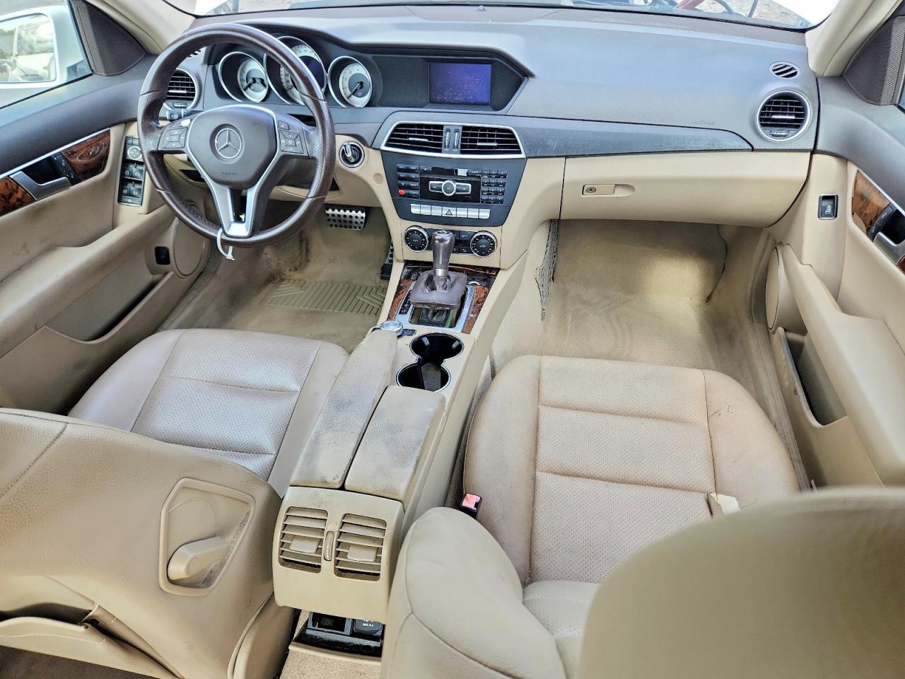 2013 Mercedes-benz C 250 White vin: WDDGF4HB5DA758223