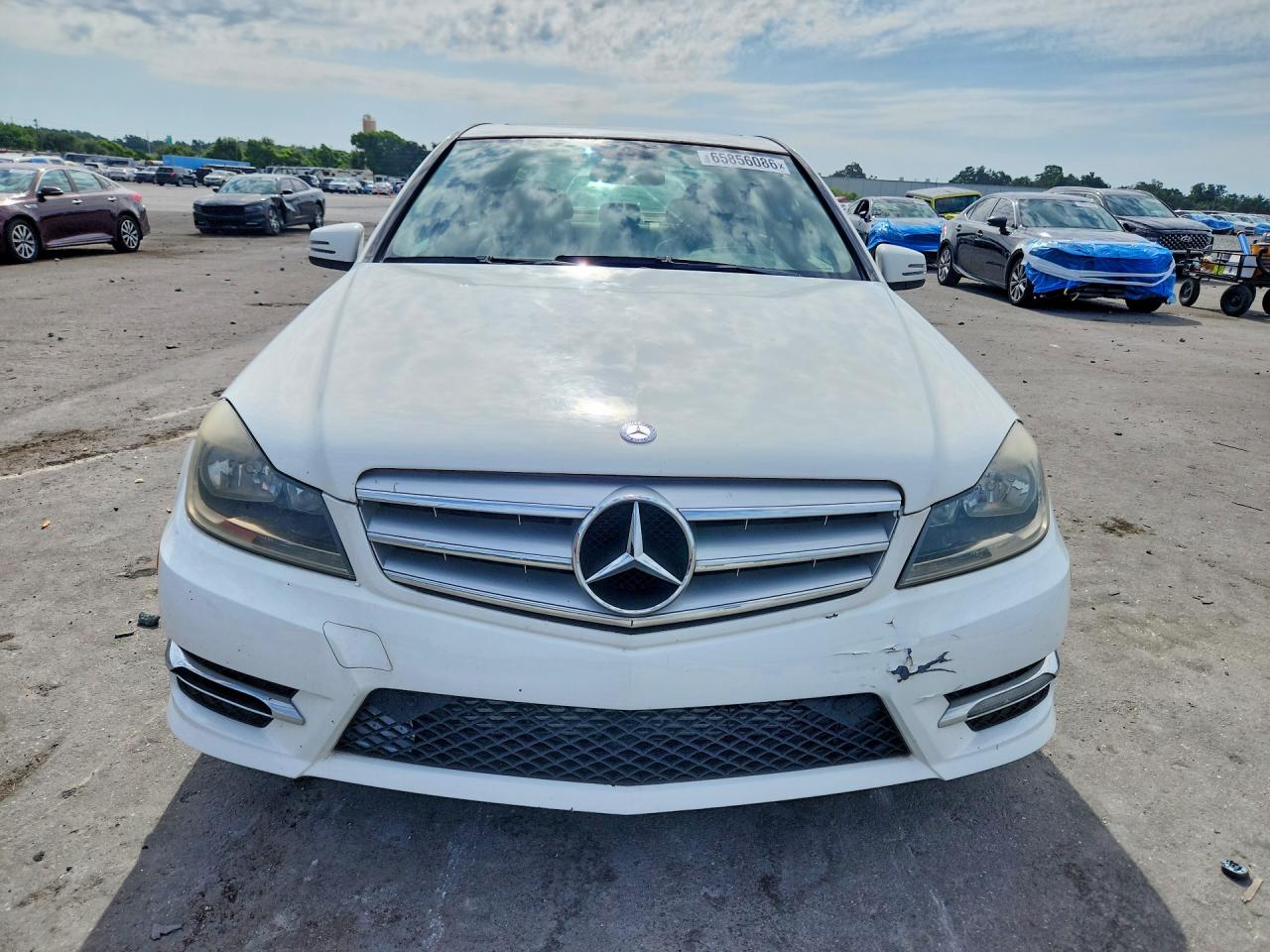 2013 Mercedes-benz C 250 White vin: WDDGF4HB5DA758223