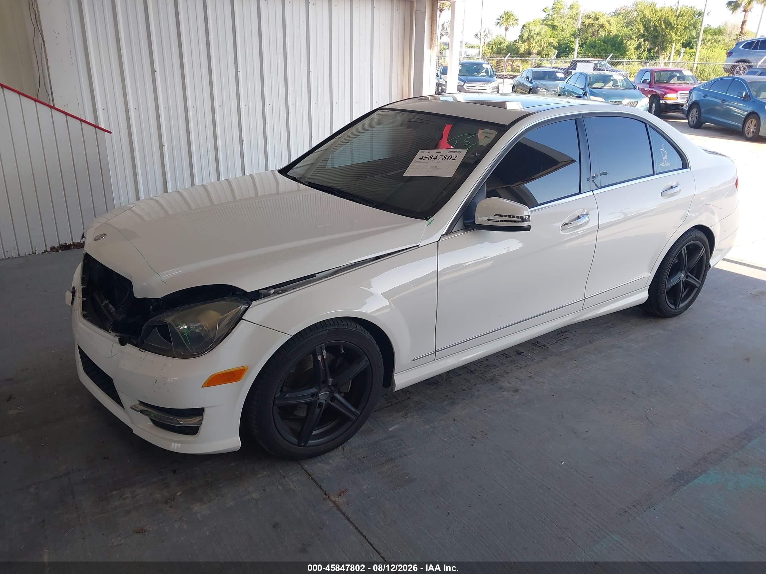2013 Mercedes-benz C 250 Sport White vin: WDDGF4HB5DA773448