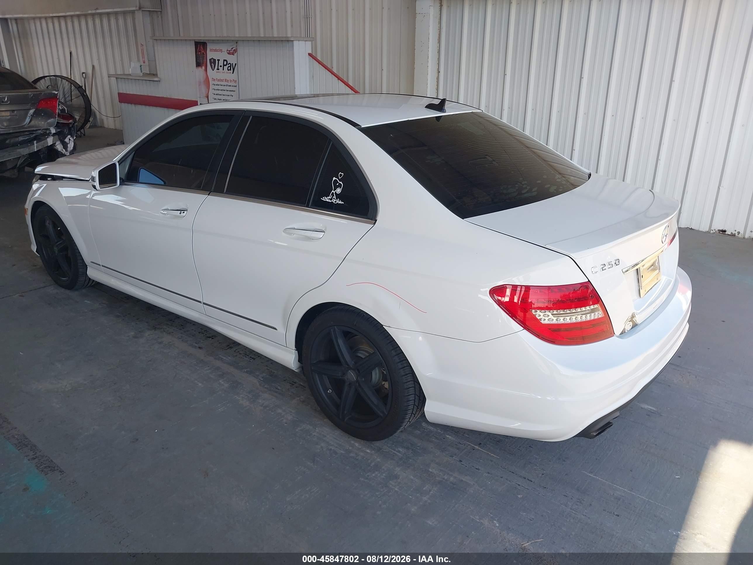 2013 Mercedes-benz C 250 Sport White vin: WDDGF4HB5DA773448