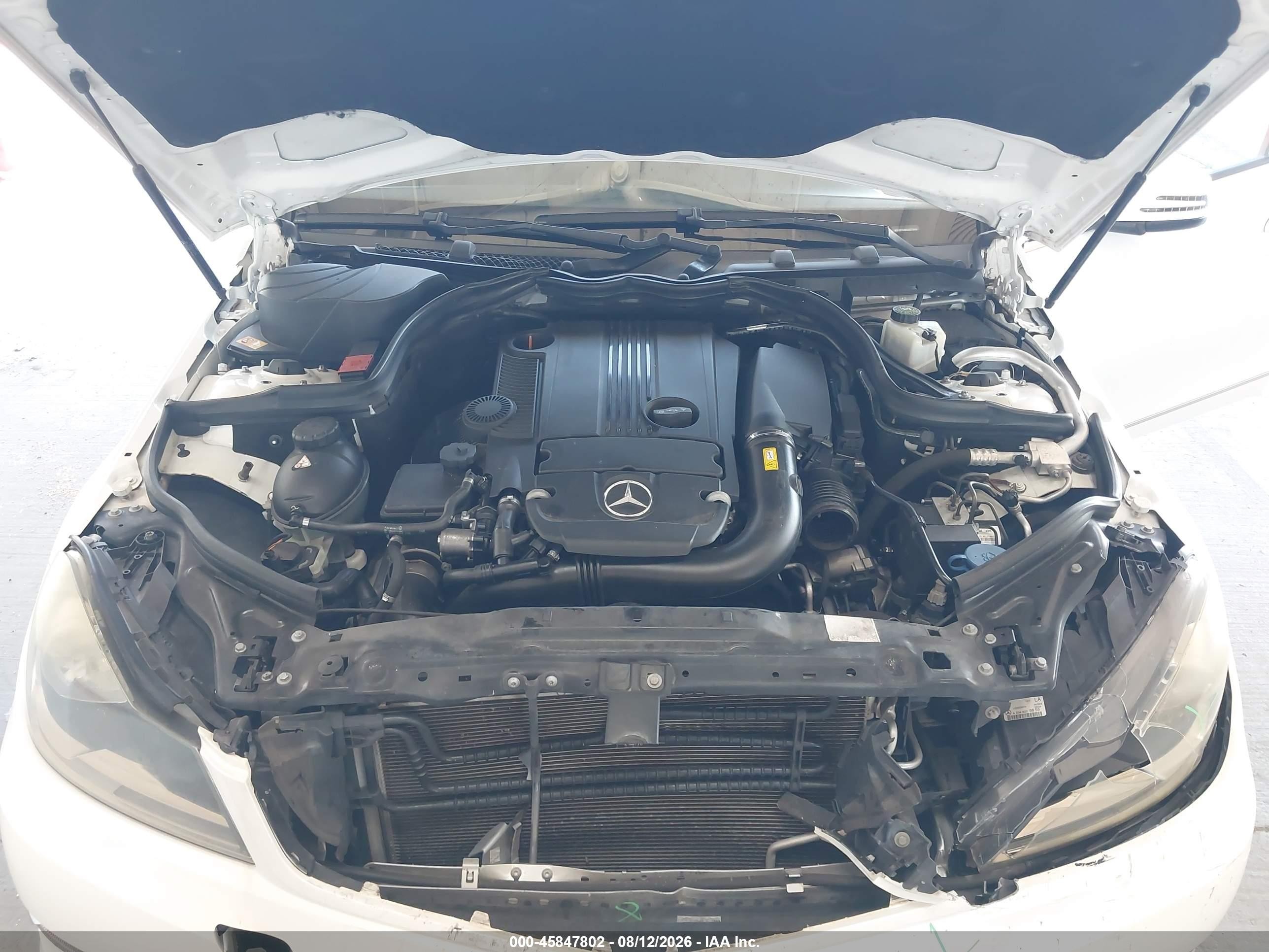 2013 Mercedes-benz C 250 Sport White vin: WDDGF4HB5DA773448