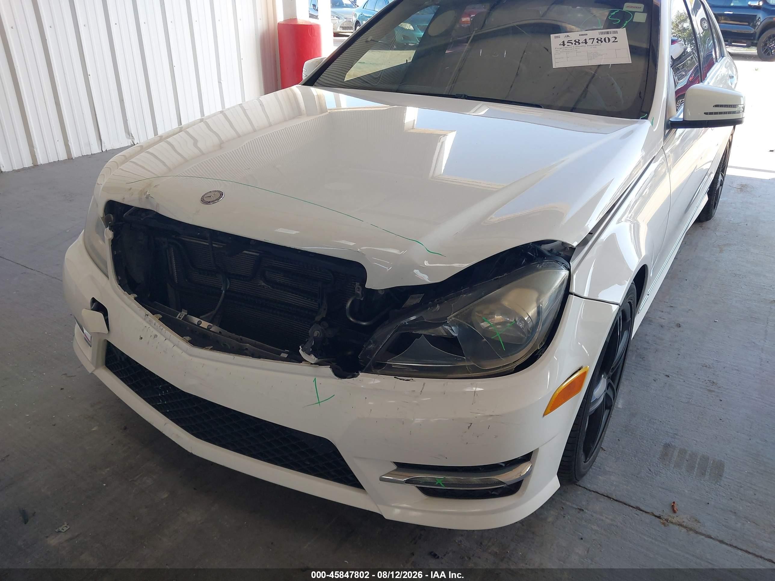 2013 Mercedes-benz C 250 Sport White vin: WDDGF4HB5DA773448