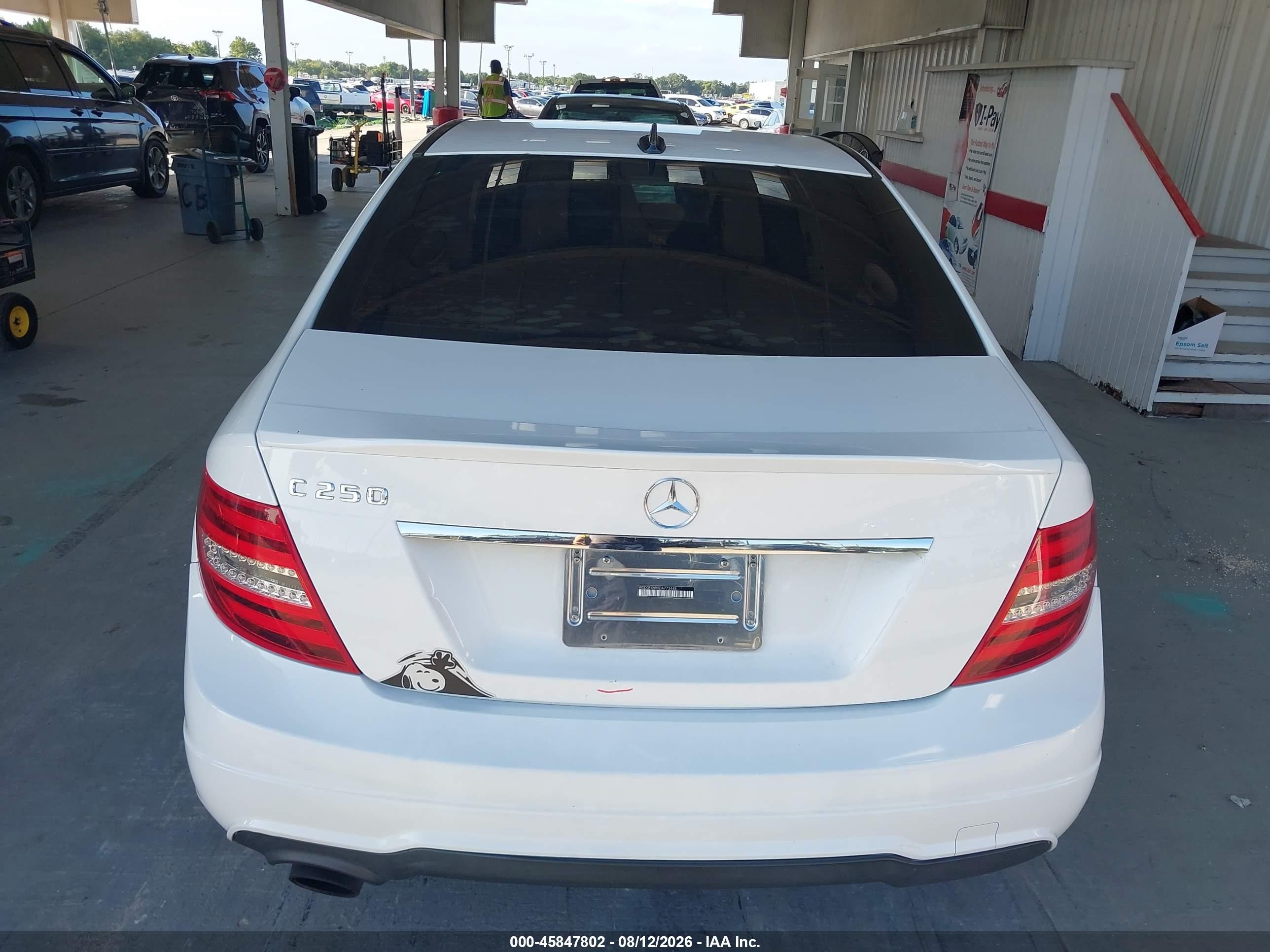 2013 Mercedes-benz C 250 Sport White vin: WDDGF4HB5DA773448