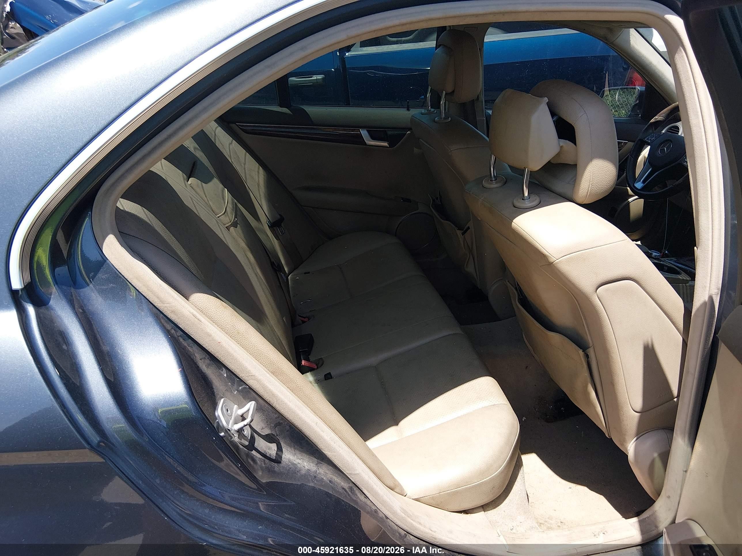 2013 Mercedes-benz C 250 Sport Серый vin: WDDGF4HB5DA776866