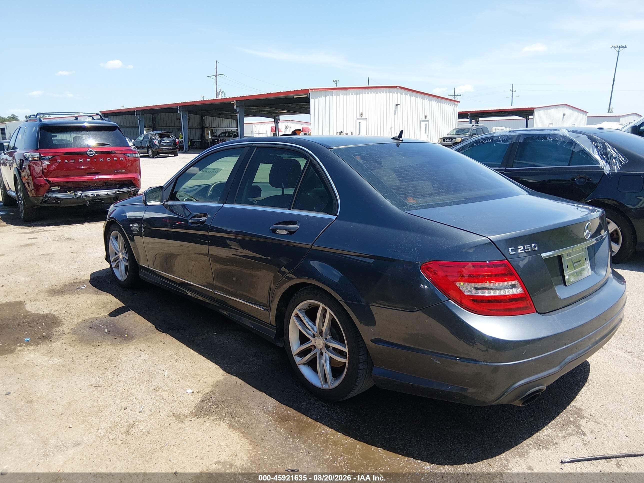 2013 Mercedes-benz C 250 Sport Серый vin: WDDGF4HB5DA776866