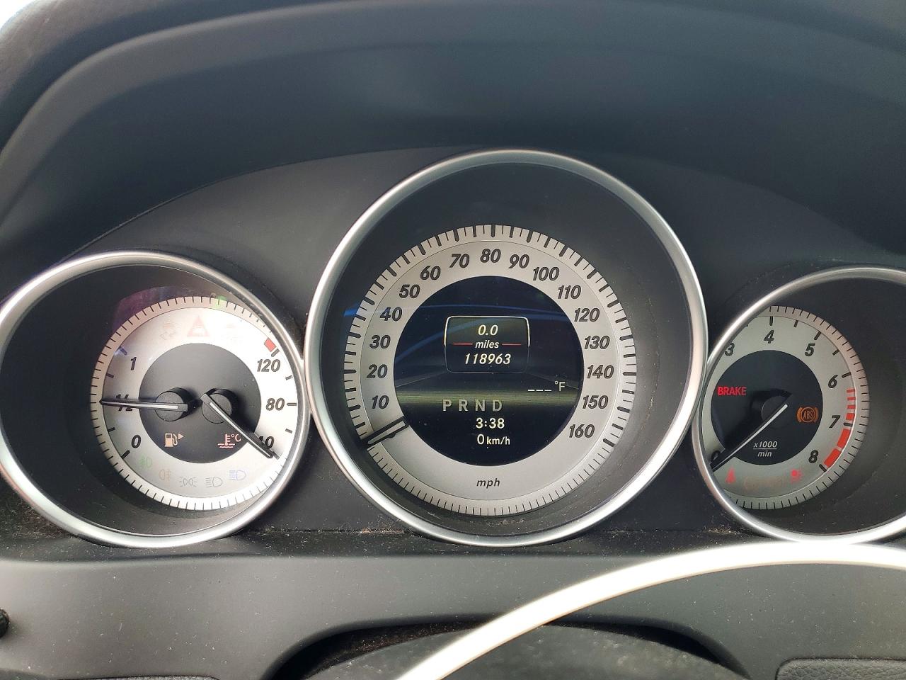 2013 Mercedes-benz C250 Red vin: WDDGF4HB5DA781047