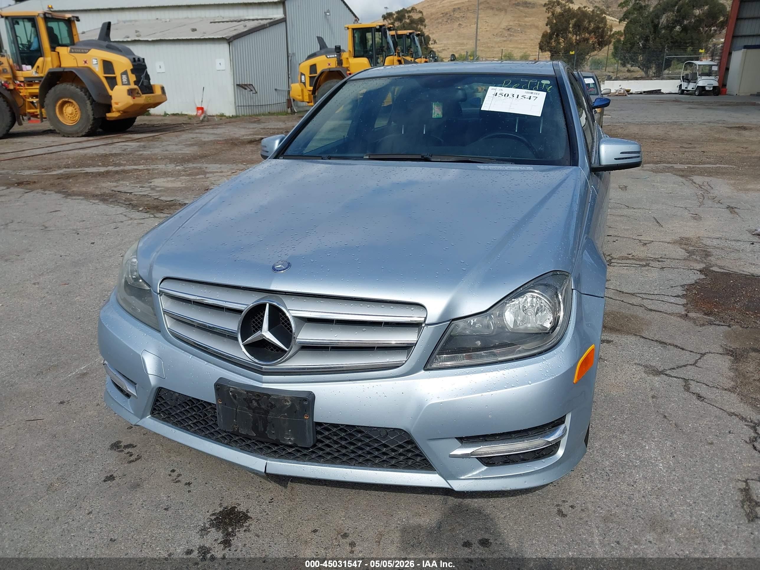 2013 Mercedes-benz C 250 Sport Синий vin: WDDGF4HB5DA784224