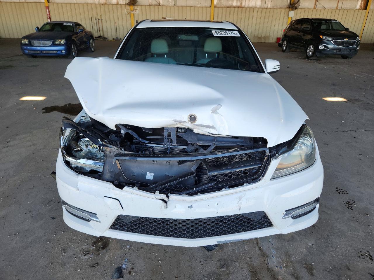 2013 Mercedes-benz C 250 Белый vin: WDDGF4HB5DA784580