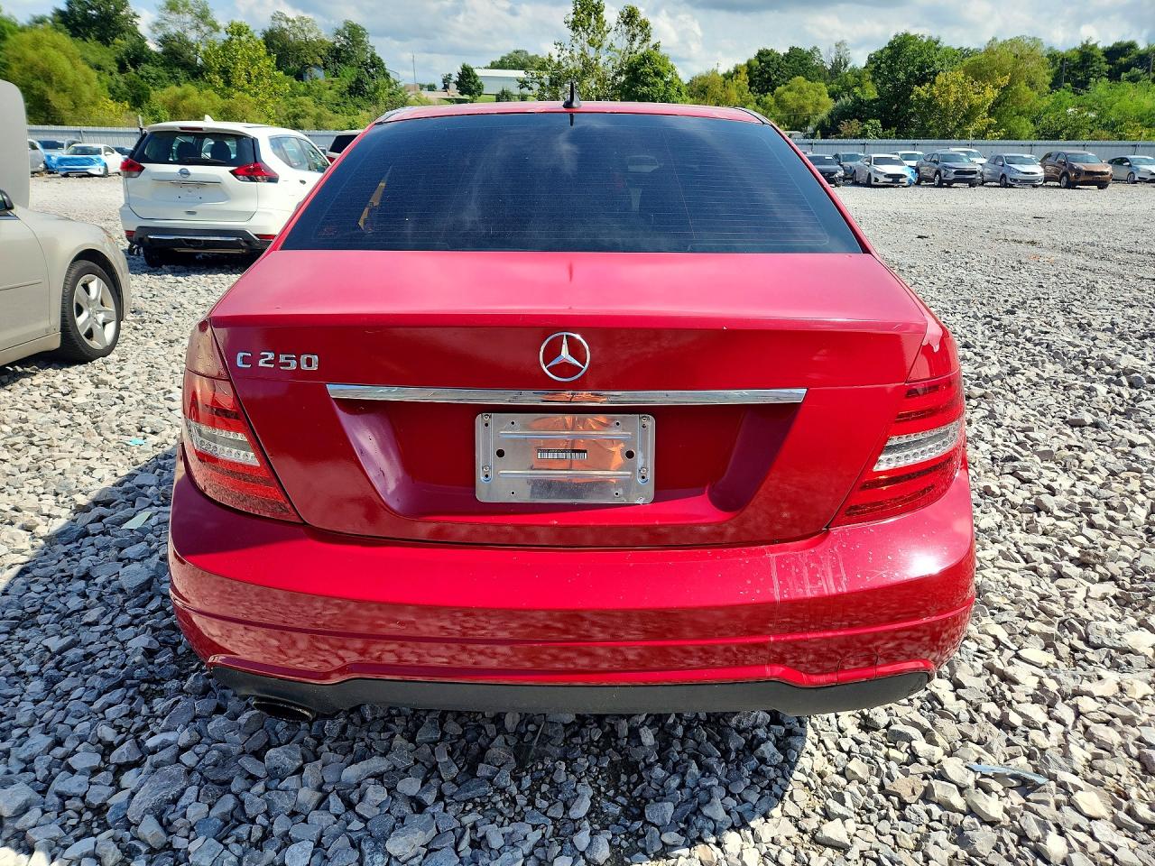 2013 Mercedes-benz C 250 Красный vin: WDDGF4HB5DA790850
