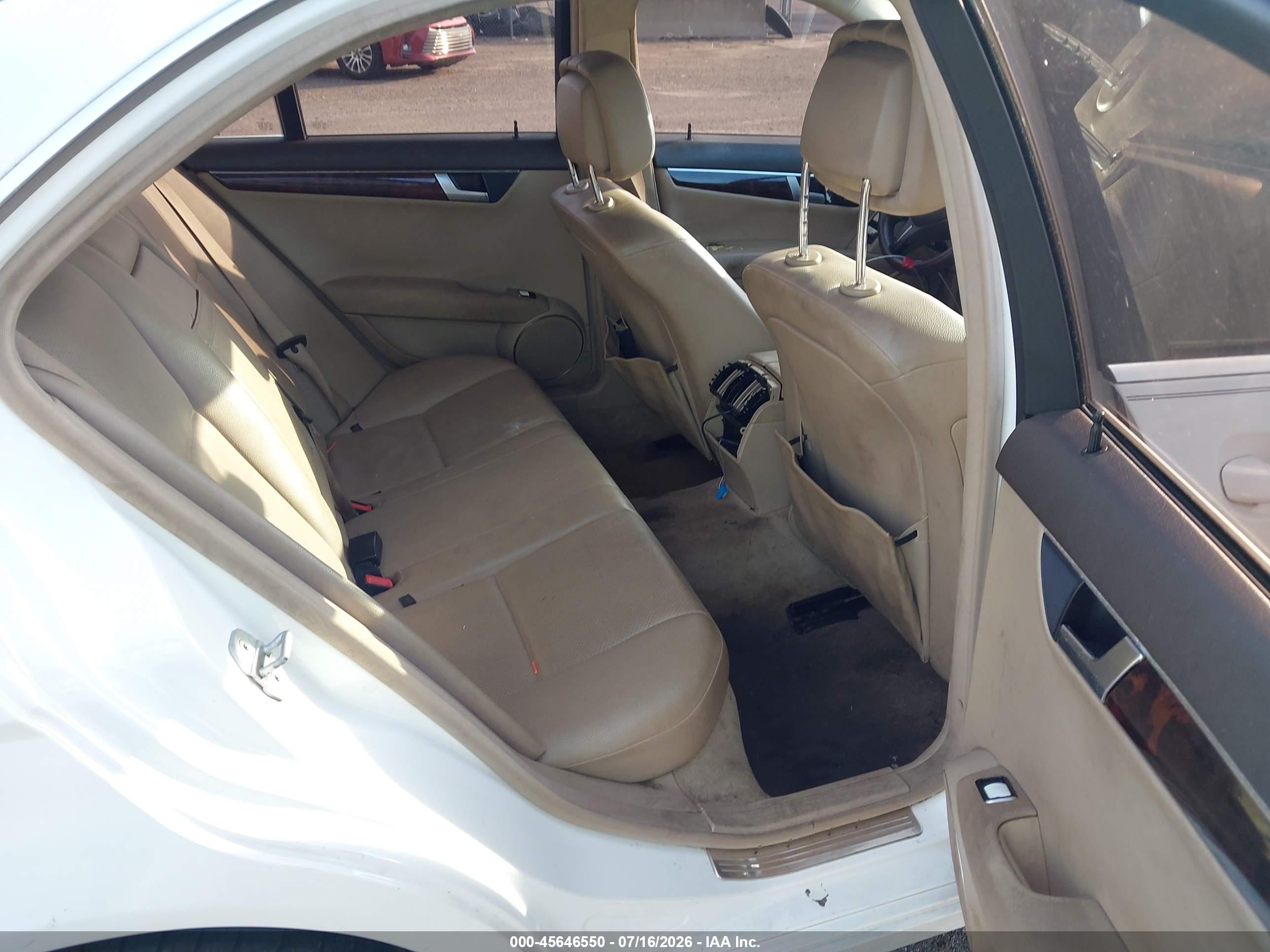 2013 Mercedes-benz C 250 Luxury White vin: WDDGF4HB5DA804505