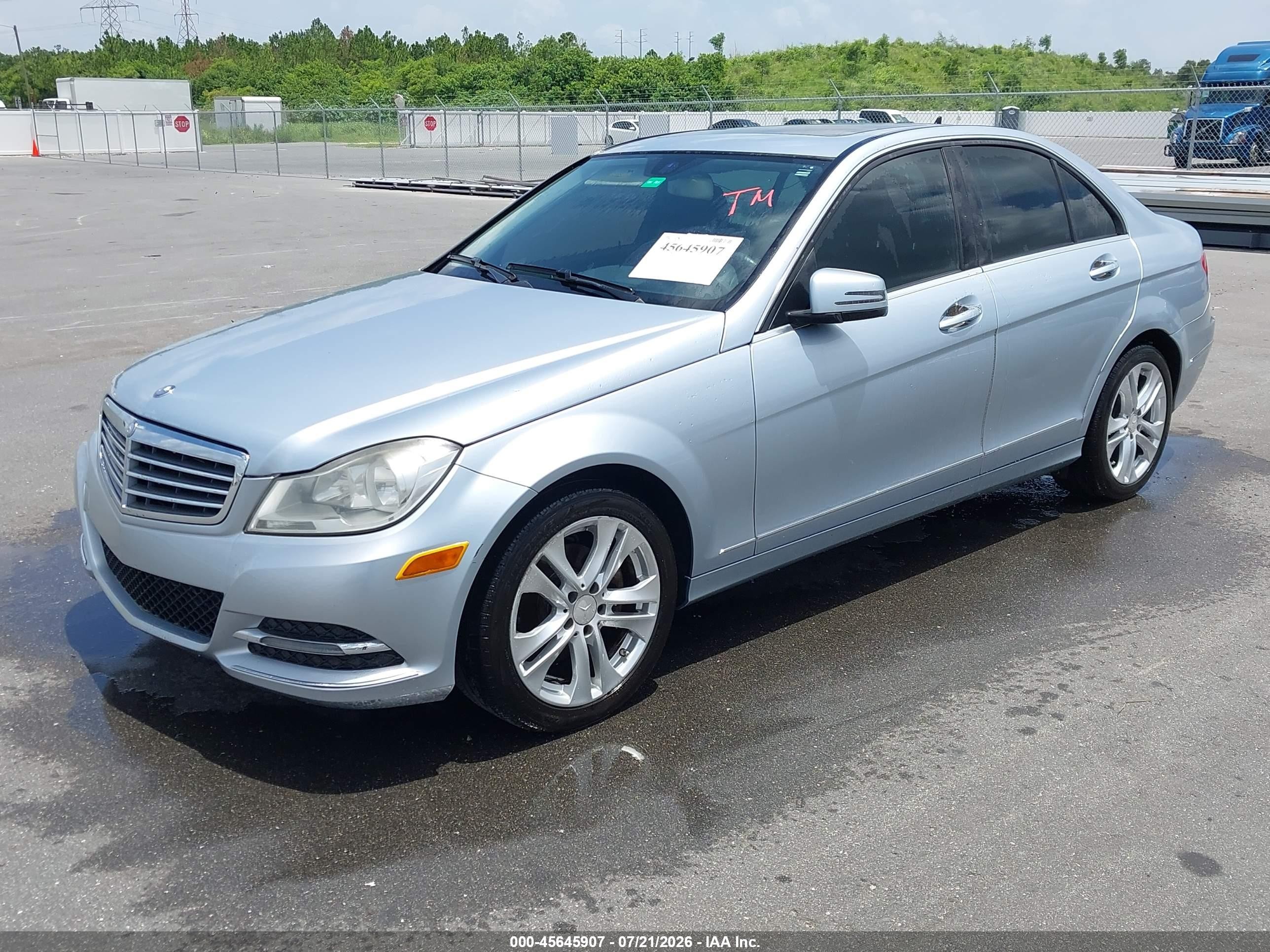 2013 Mercedes-benz C 250 Luxury/sport Silver vin: WDDGF4HB5DA838590