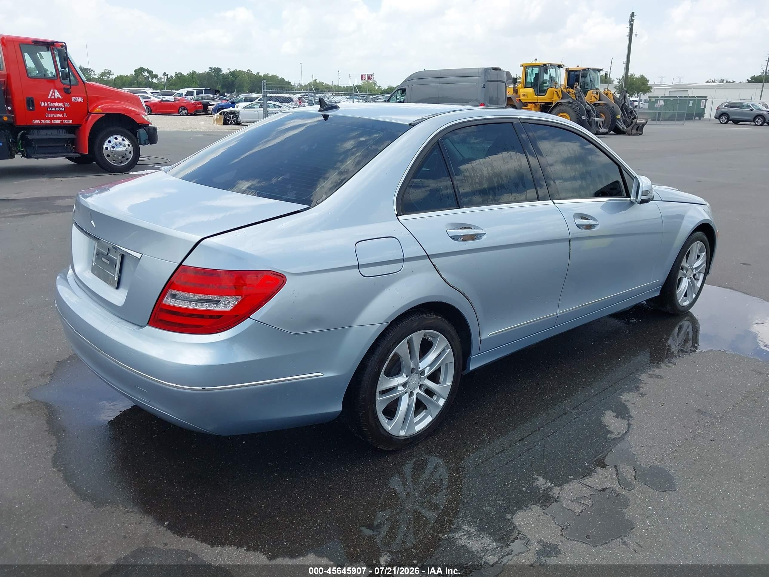 2013 Mercedes-benz C 250 Luxury/sport Silver vin: WDDGF4HB5DA838590