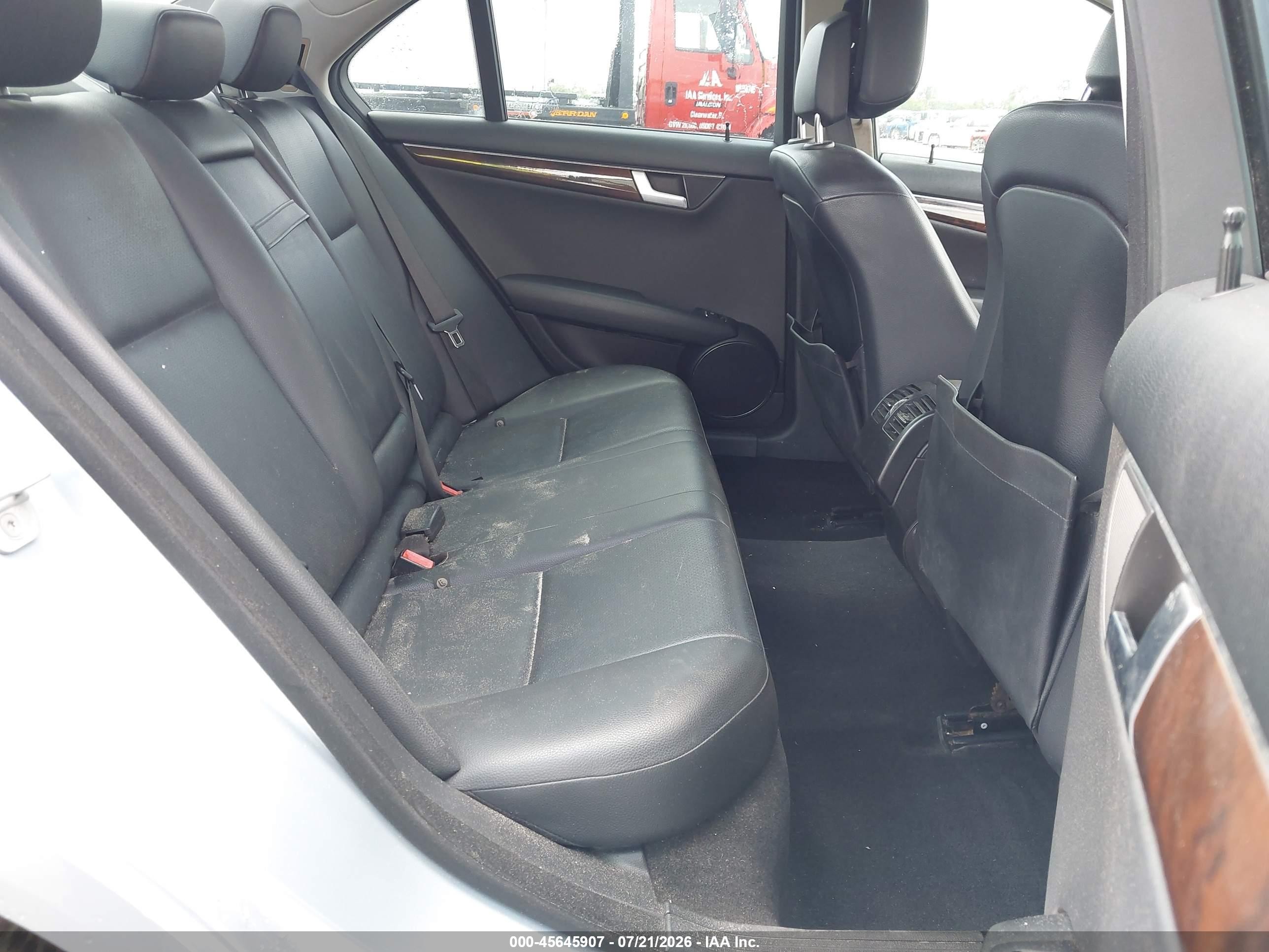 2013 Mercedes-benz C 250 Luxury/sport Silver vin: WDDGF4HB5DA838590