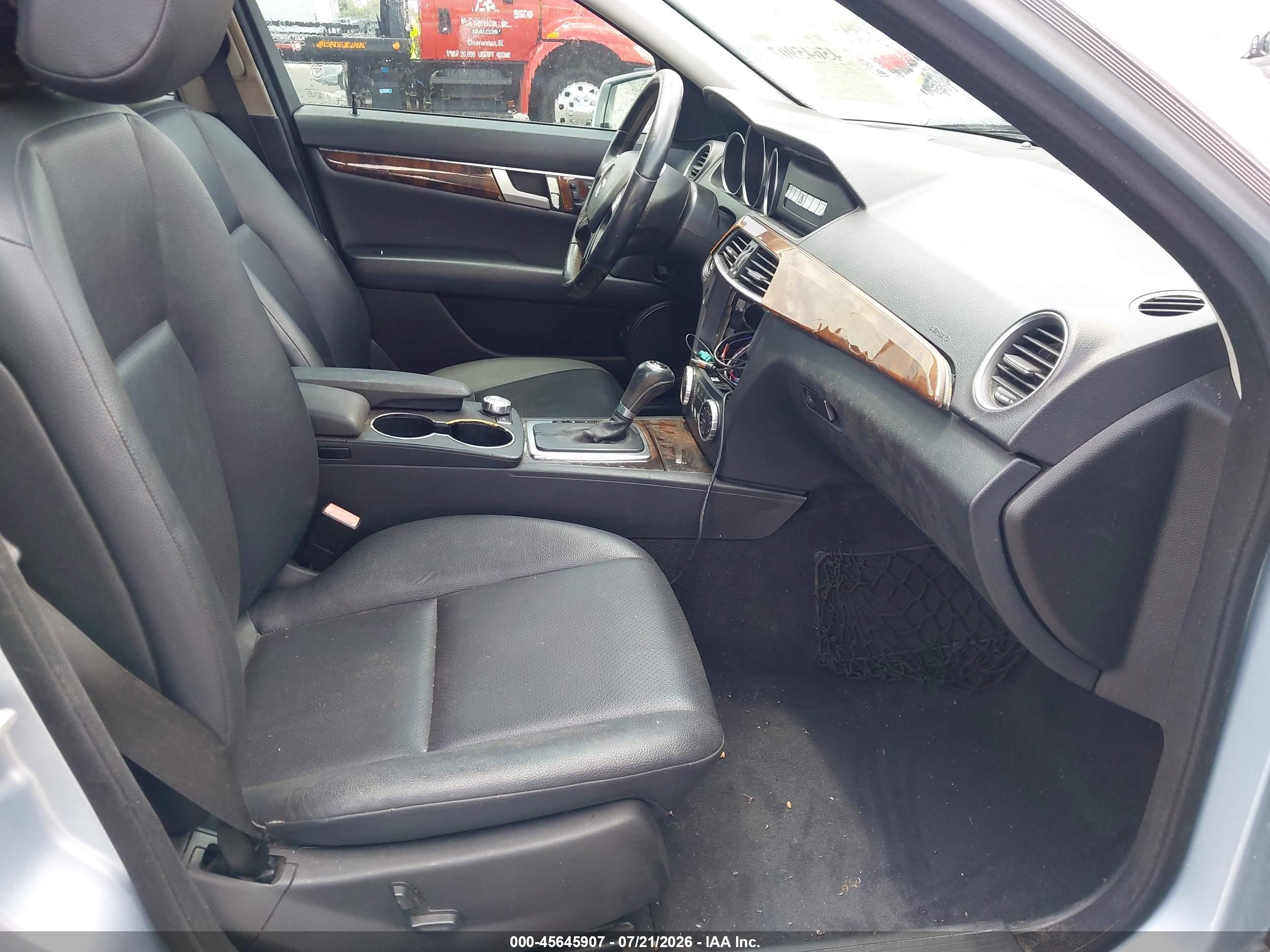 2013 Mercedes-benz C 250 Luxury/sport Silver vin: WDDGF4HB5DA838590