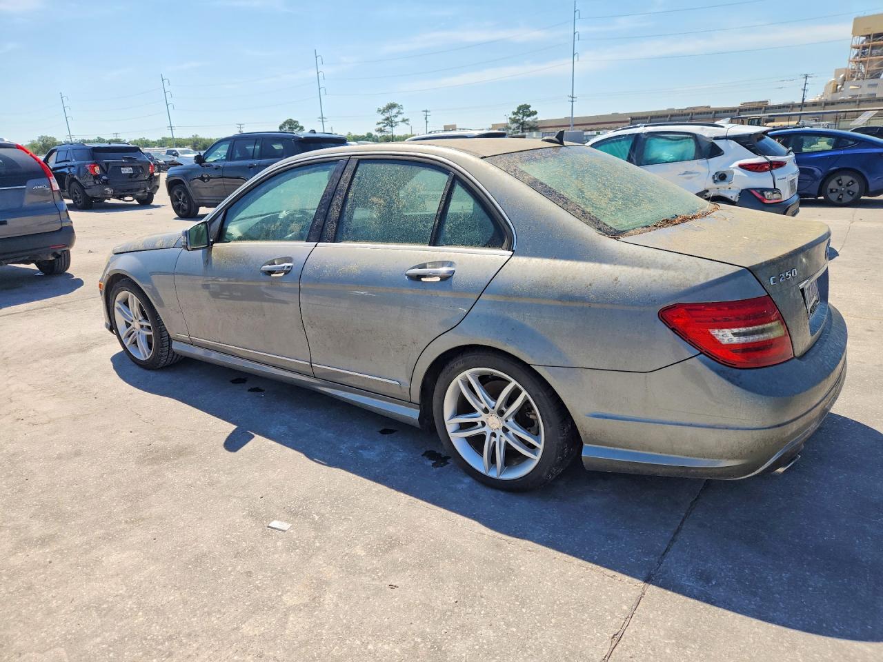 2013 Mercedes-benz C 250 Gray vin: WDDGF4HB5DA852022