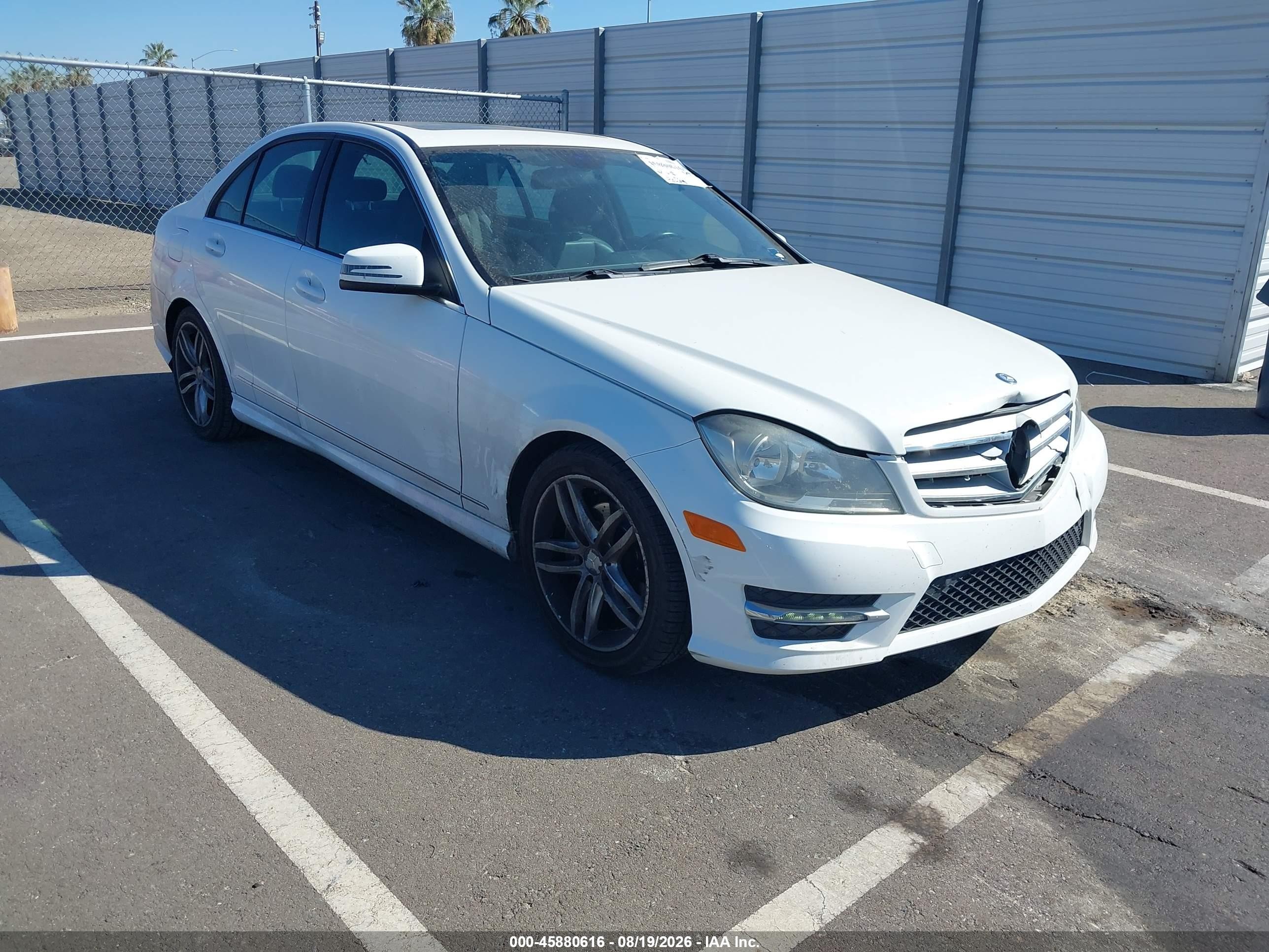2013 Mercedes-benz C 250 Sport White vin: WDDGF4HB5DA862324