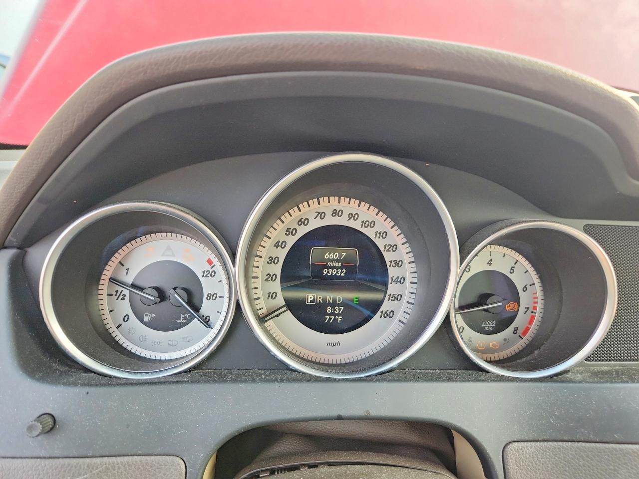 2013 Mercedes-benz C 250 Red vin: WDDGF4HB5DR245524
