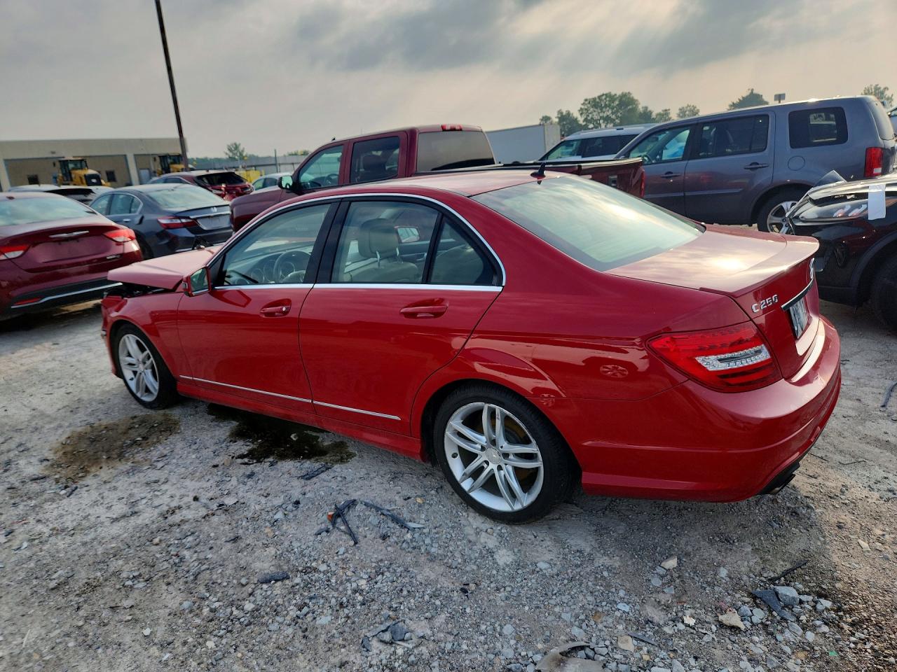 2013 Mercedes-benz C 250 Red vin: WDDGF4HB5DR245524