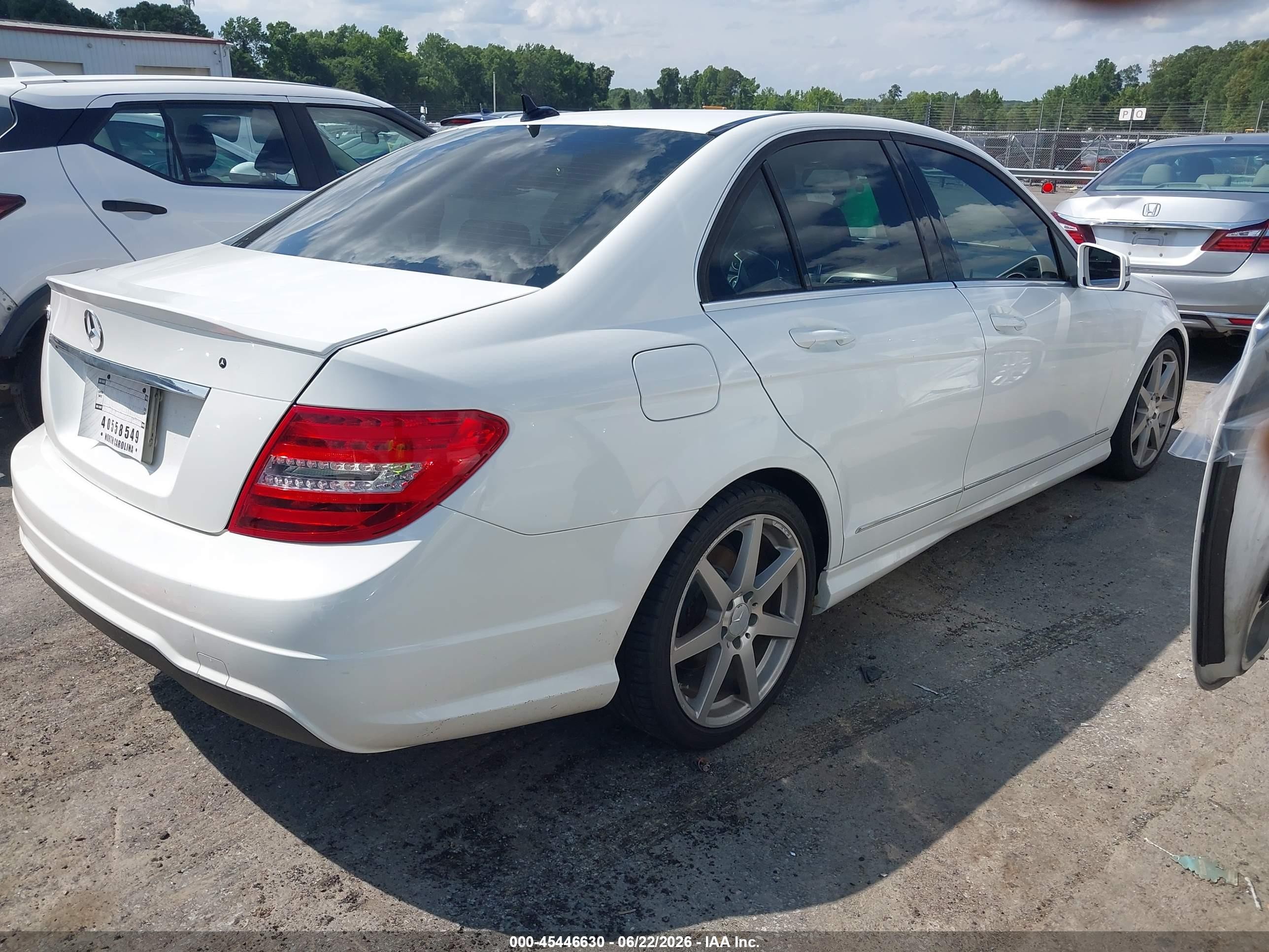 2013 Mercedes-benz C 250 Sport White vin: WDDGF4HB5DR258127
