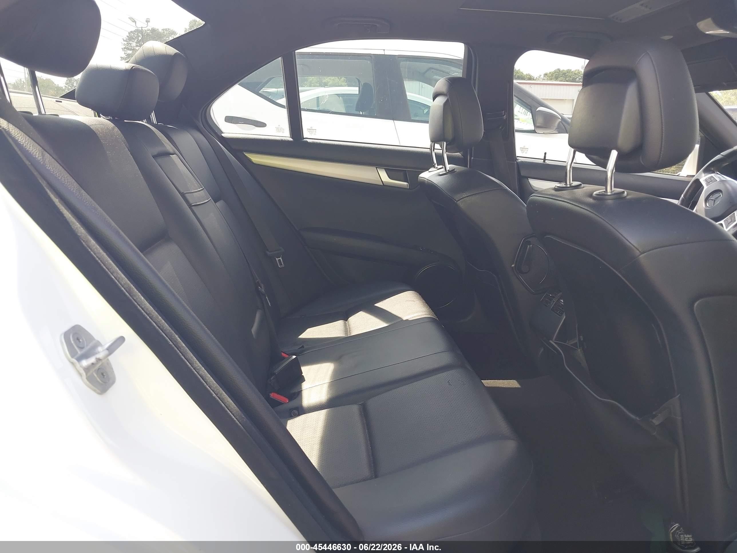 2013 Mercedes-benz C 250 Sport White vin: WDDGF4HB5DR258127