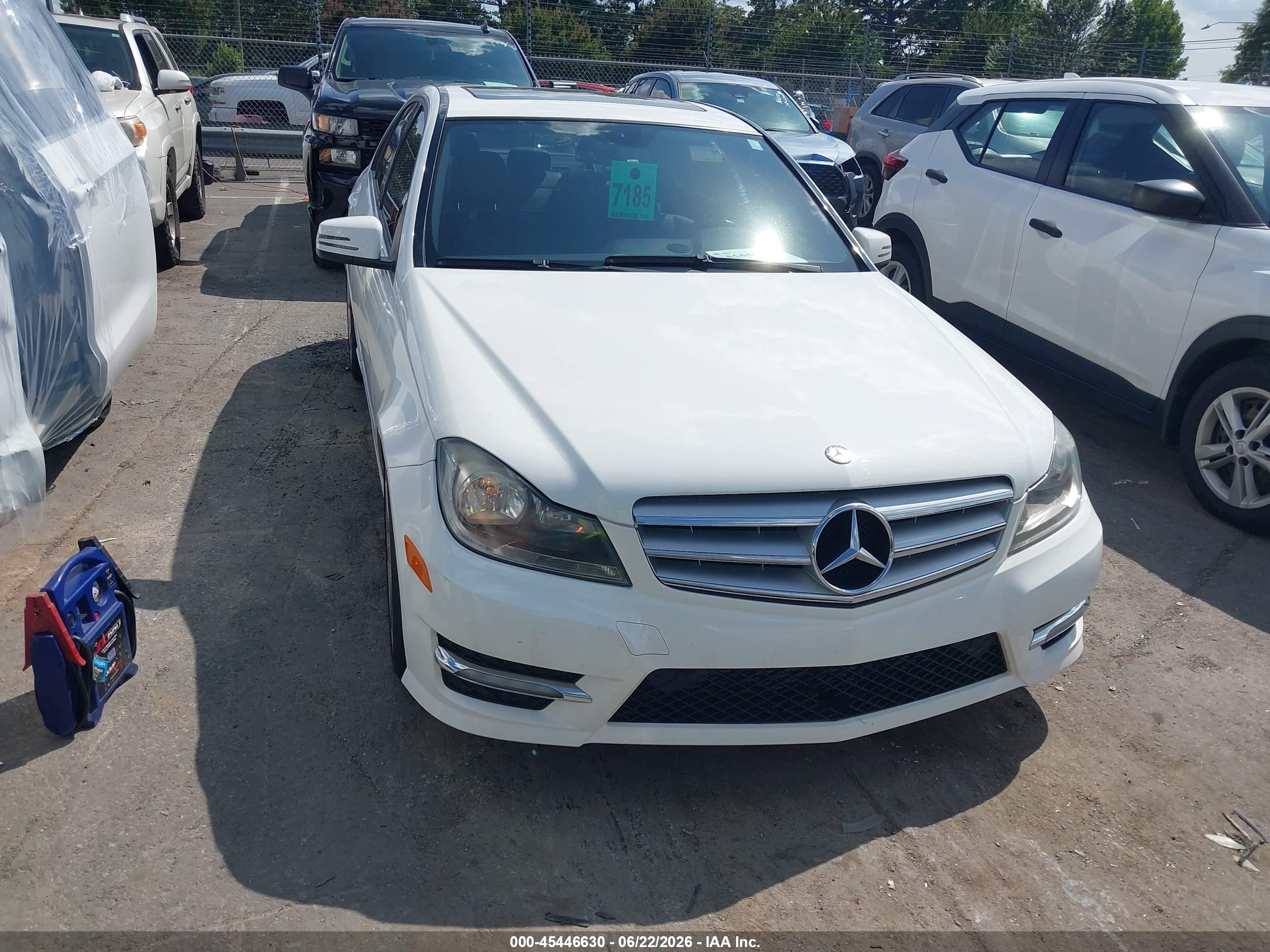 2013 Mercedes-benz C 250 Sport White vin: WDDGF4HB5DR258127