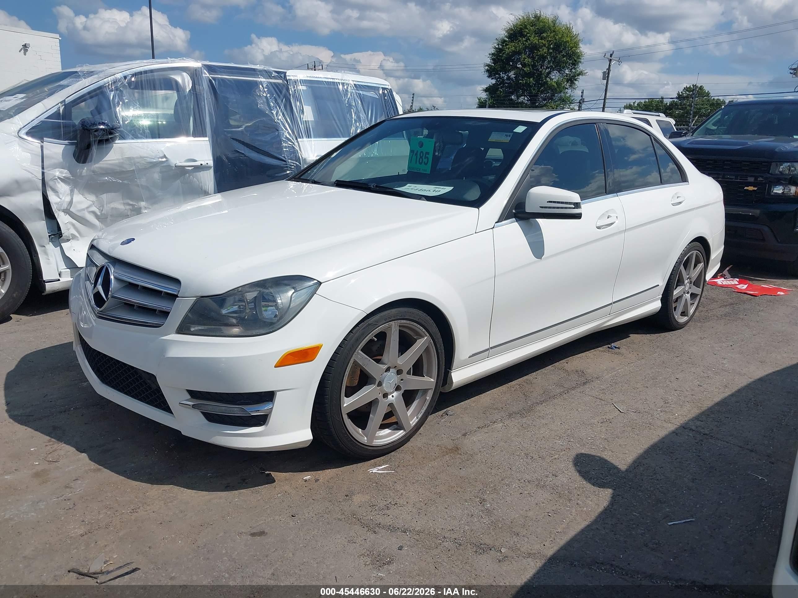 2013 Mercedes-benz C 250 Sport White vin: WDDGF4HB5DR258127